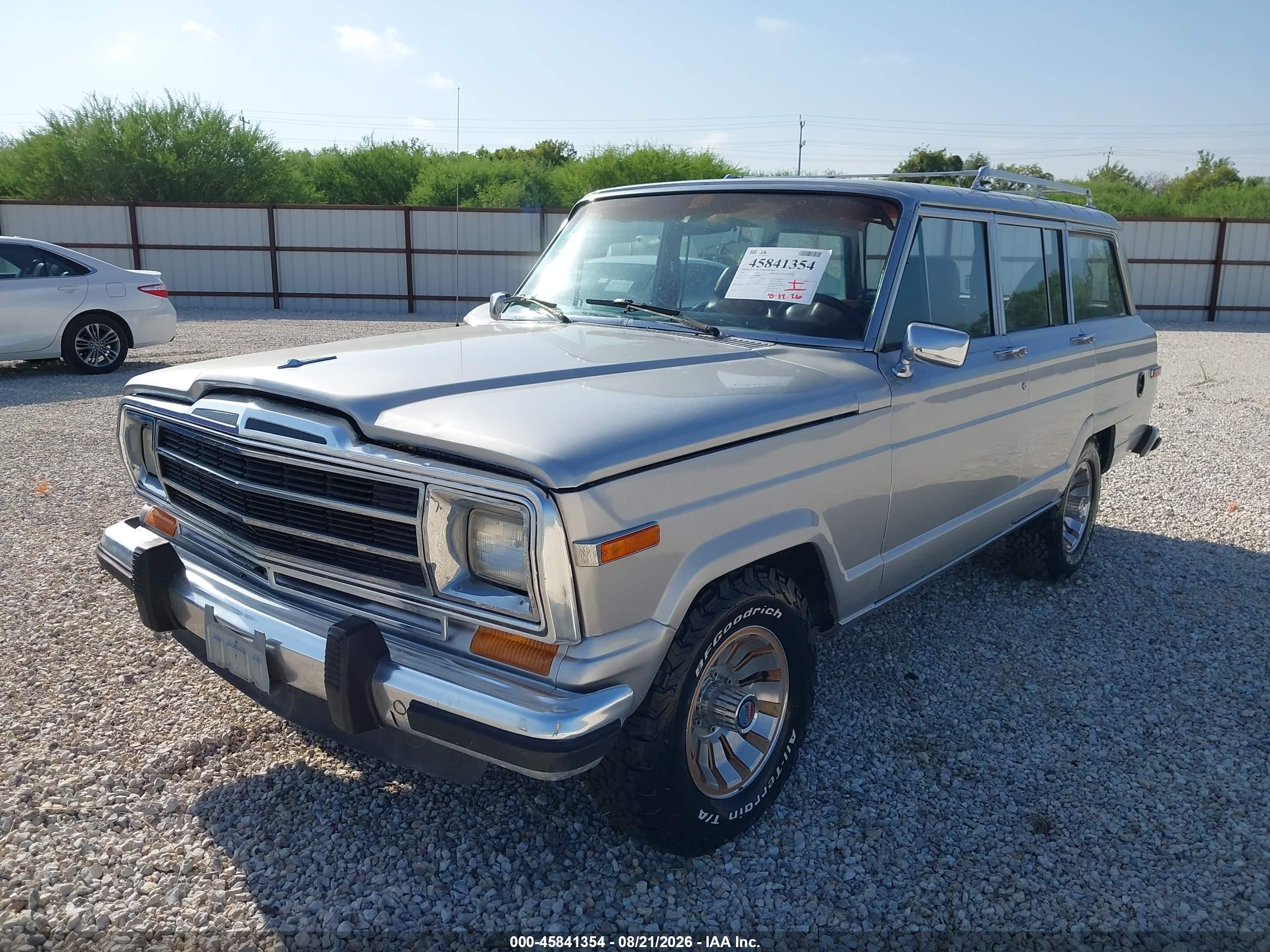 1987 Jeep Grand Wagoneer   Серебряный vin: 1JCNJ15U0HT080882