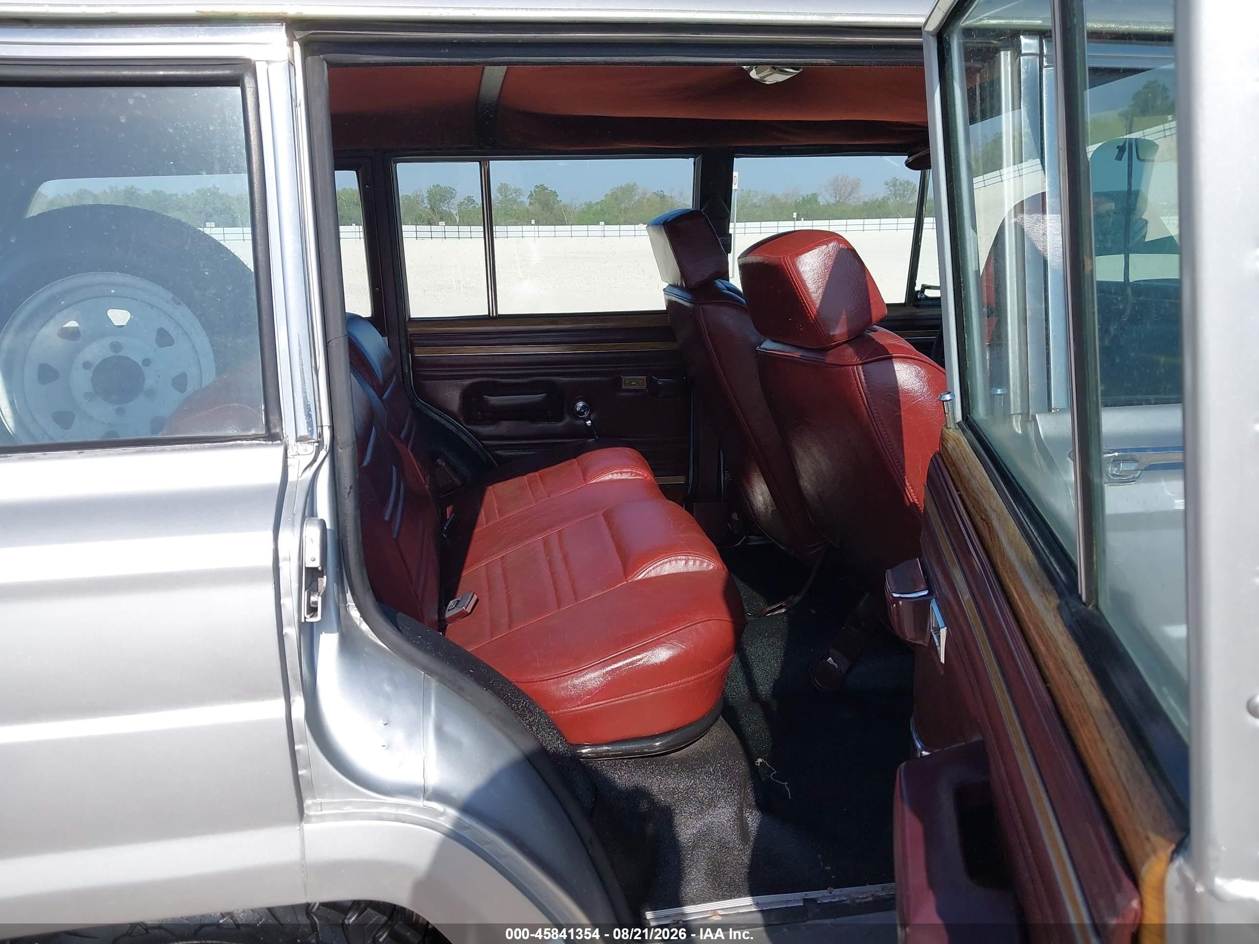 1987 Jeep Grand Wagoneer   Серебряный vin: 1JCNJ15U0HT080882