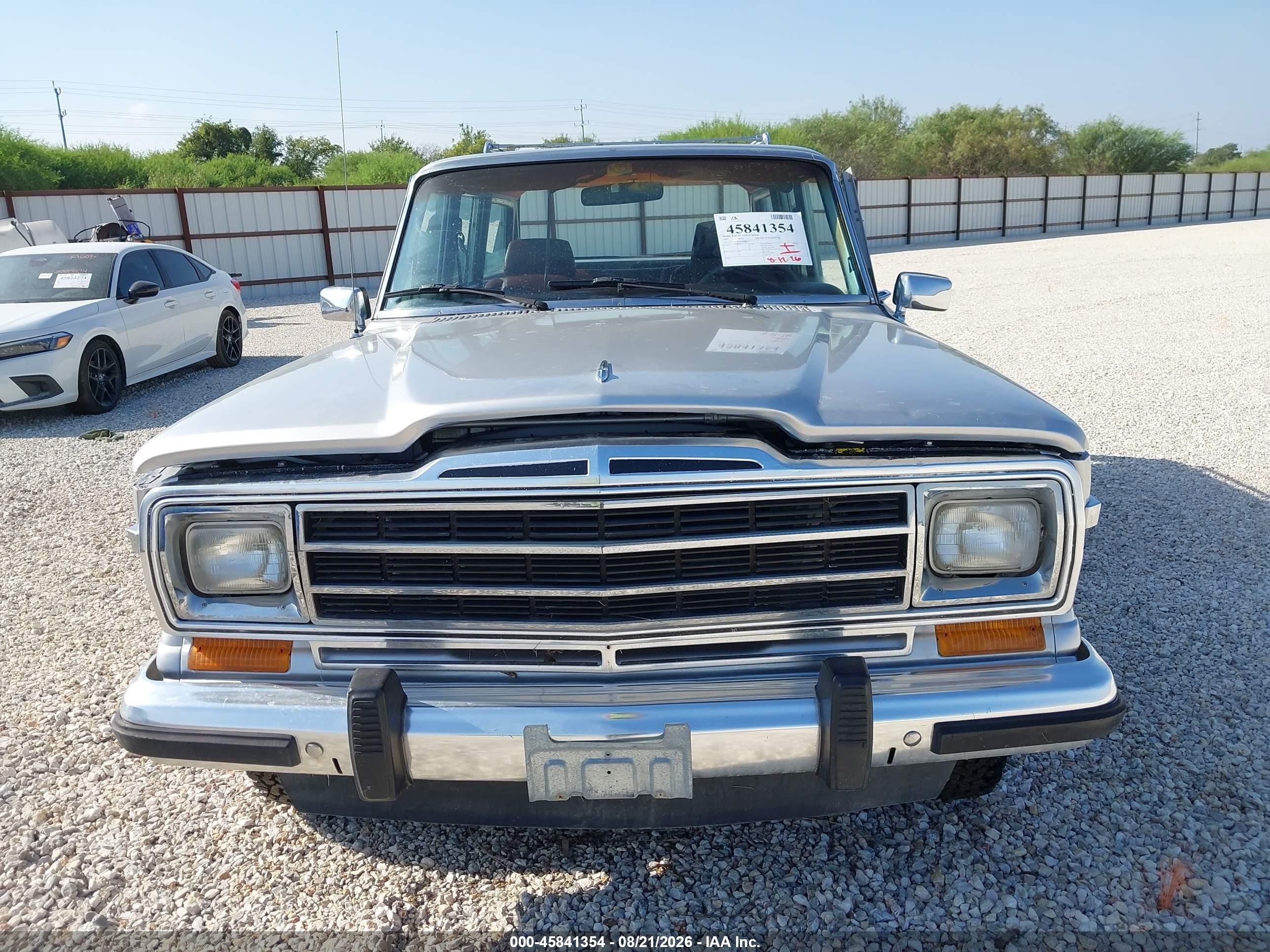 1987 Jeep Grand Wagoneer   Серебряный vin: 1JCNJ15U0HT080882