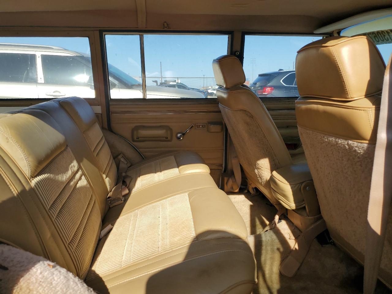 1987 Jeep Grand Wagoneer Белый vin: 1JCNJ15U4HT054494