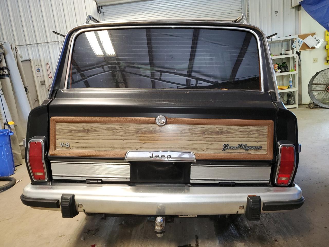 1988 Jeep Grand Wagoneer Two Tone vin: 1JCNJ15U7JT193363