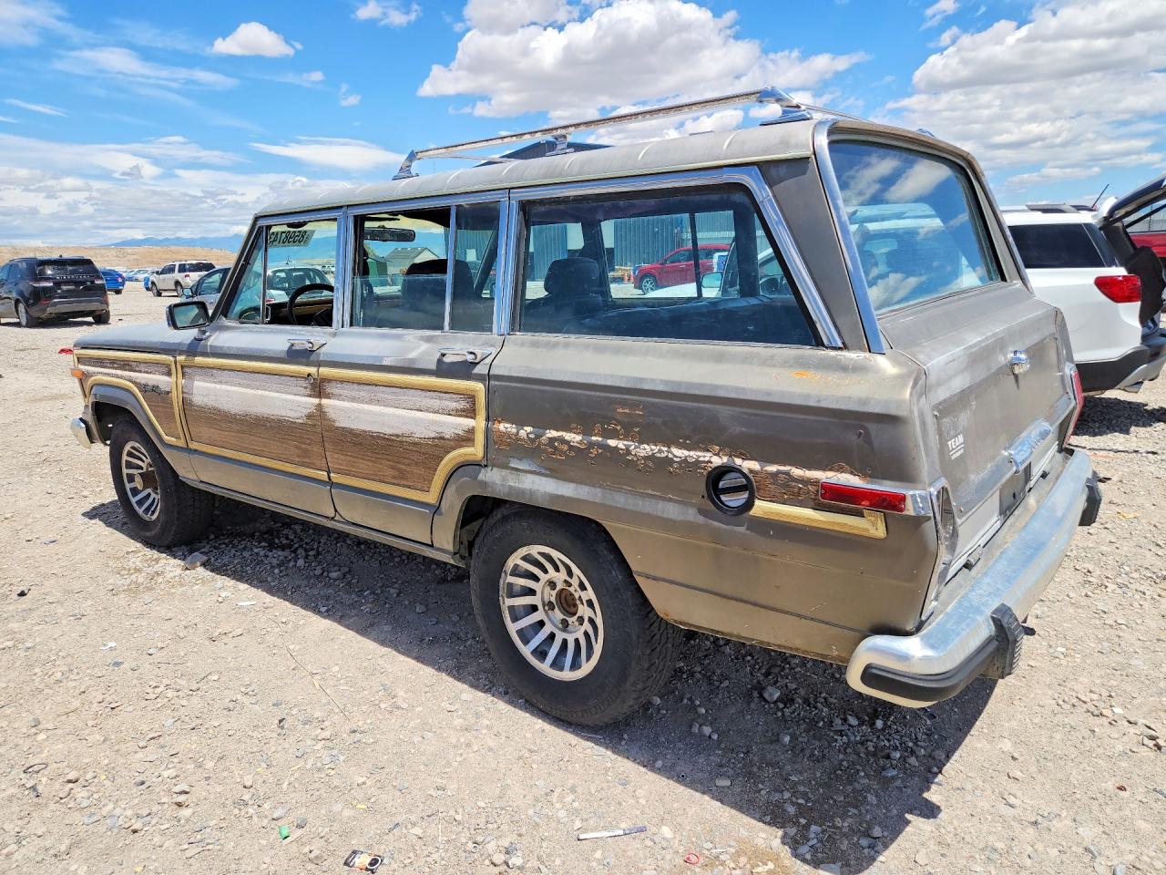 1987 Jeep Grand Wagoneer Silver vin: 1JCNJ15UXHT006109