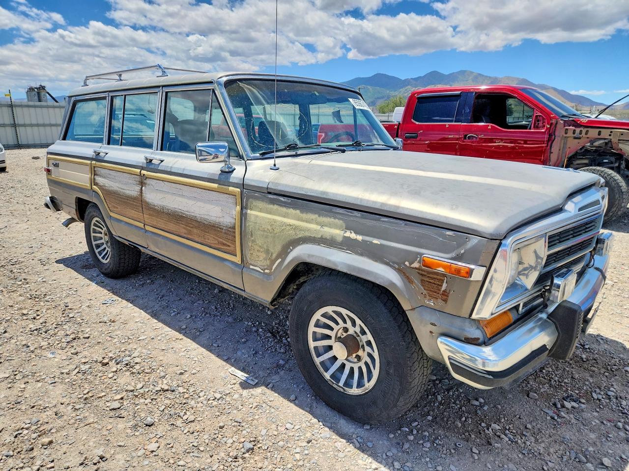1987 Jeep Grand Wagoneer Silver vin: 1JCNJ15UXHT006109