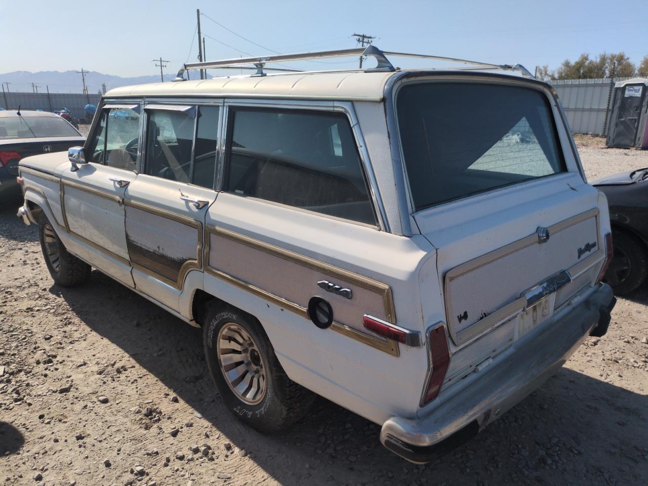 1987 Jeep Grand Wagoneer    Белый vin: 1JCNJ15UXHT013691
