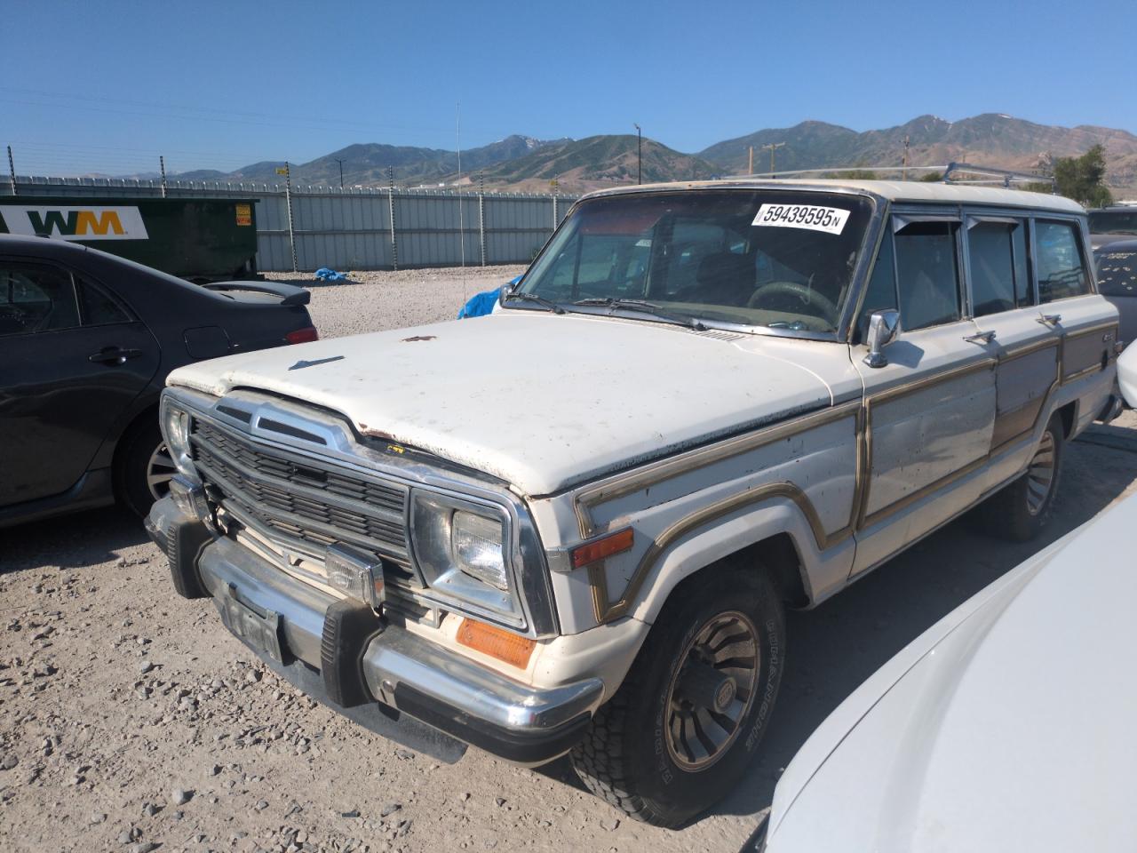 1987 Jeep Grand Wagoneer    White vin: 1JCNJ15UXHT013691