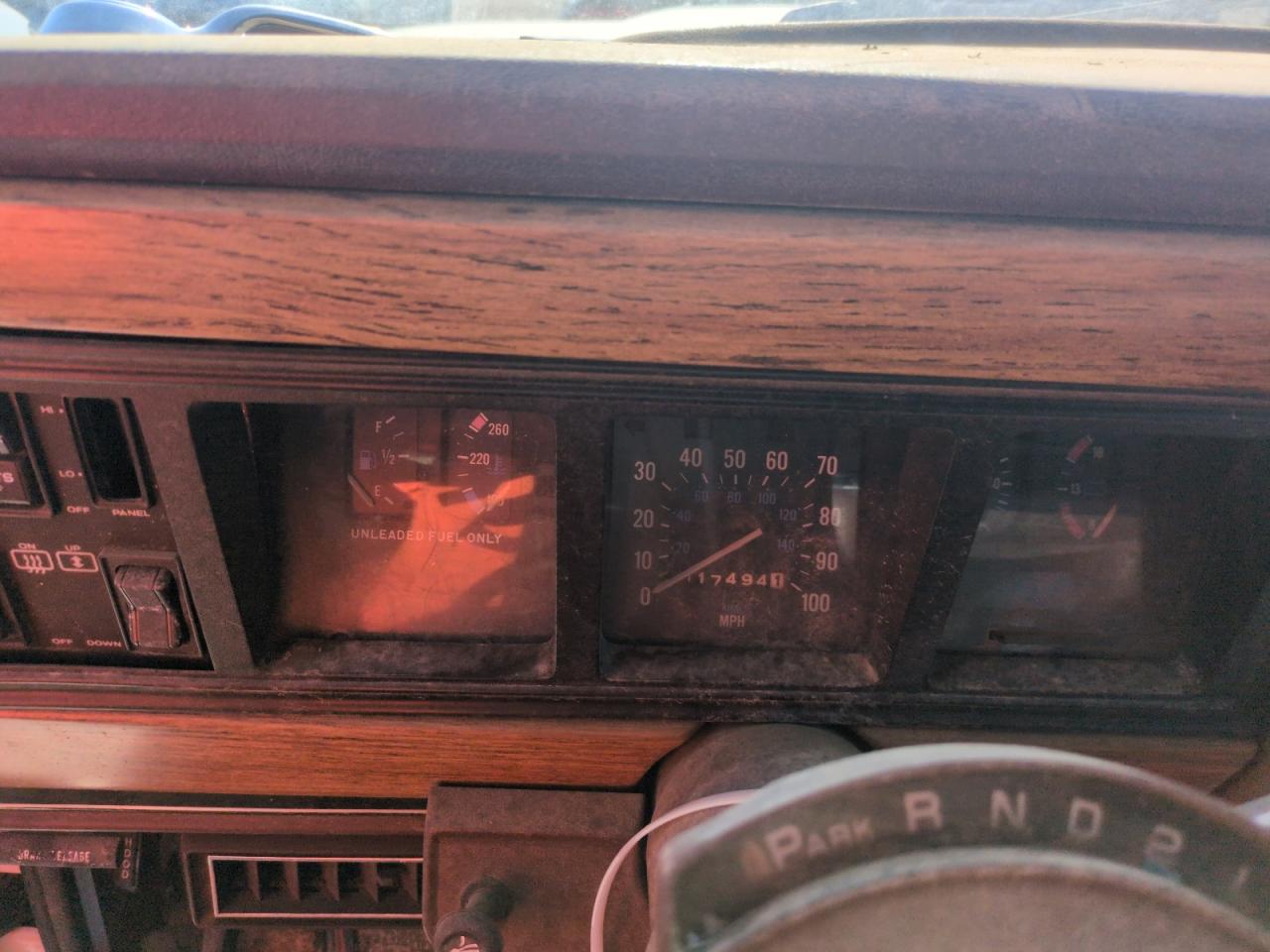1987 Jeep Grand Wagoneer    Белый vin: 1JCNJ15UXHT013691