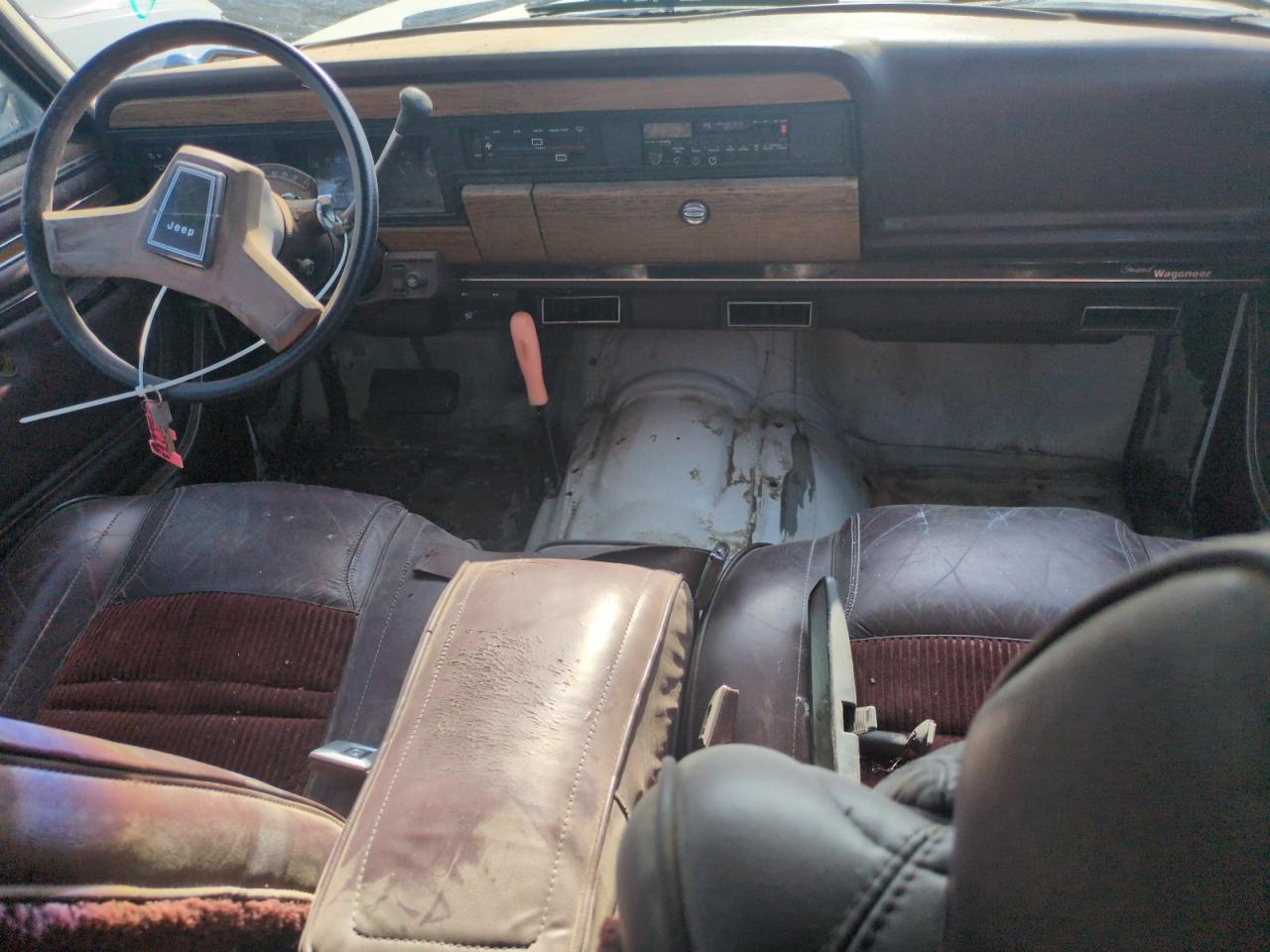 1987 Jeep Grand Wagoneer    Белый vin: 1JCNJ15UXHT013691