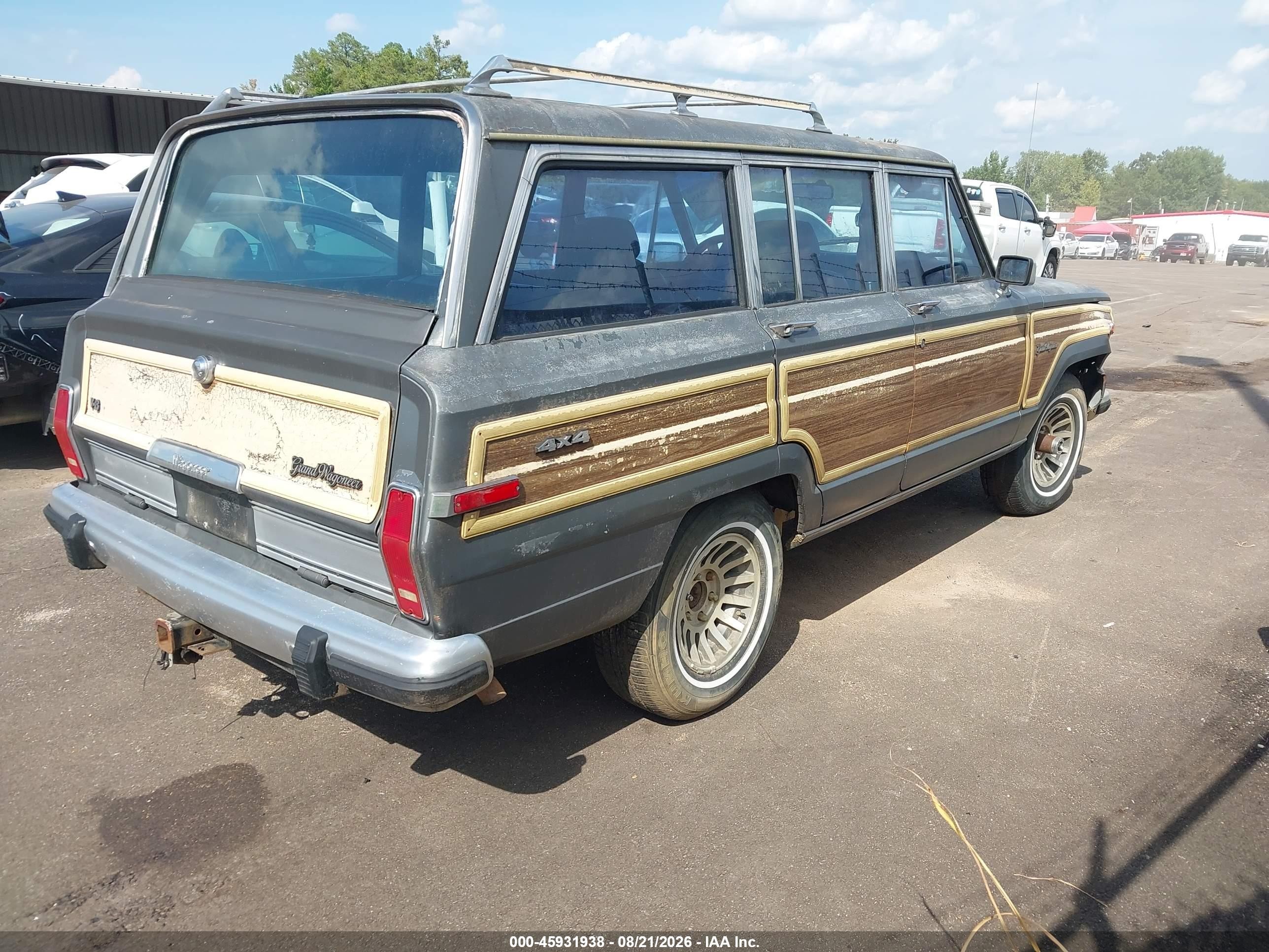 1988 Jeep Grand Wagoneer   Gray vin: 1JCNJ15UXJT241924