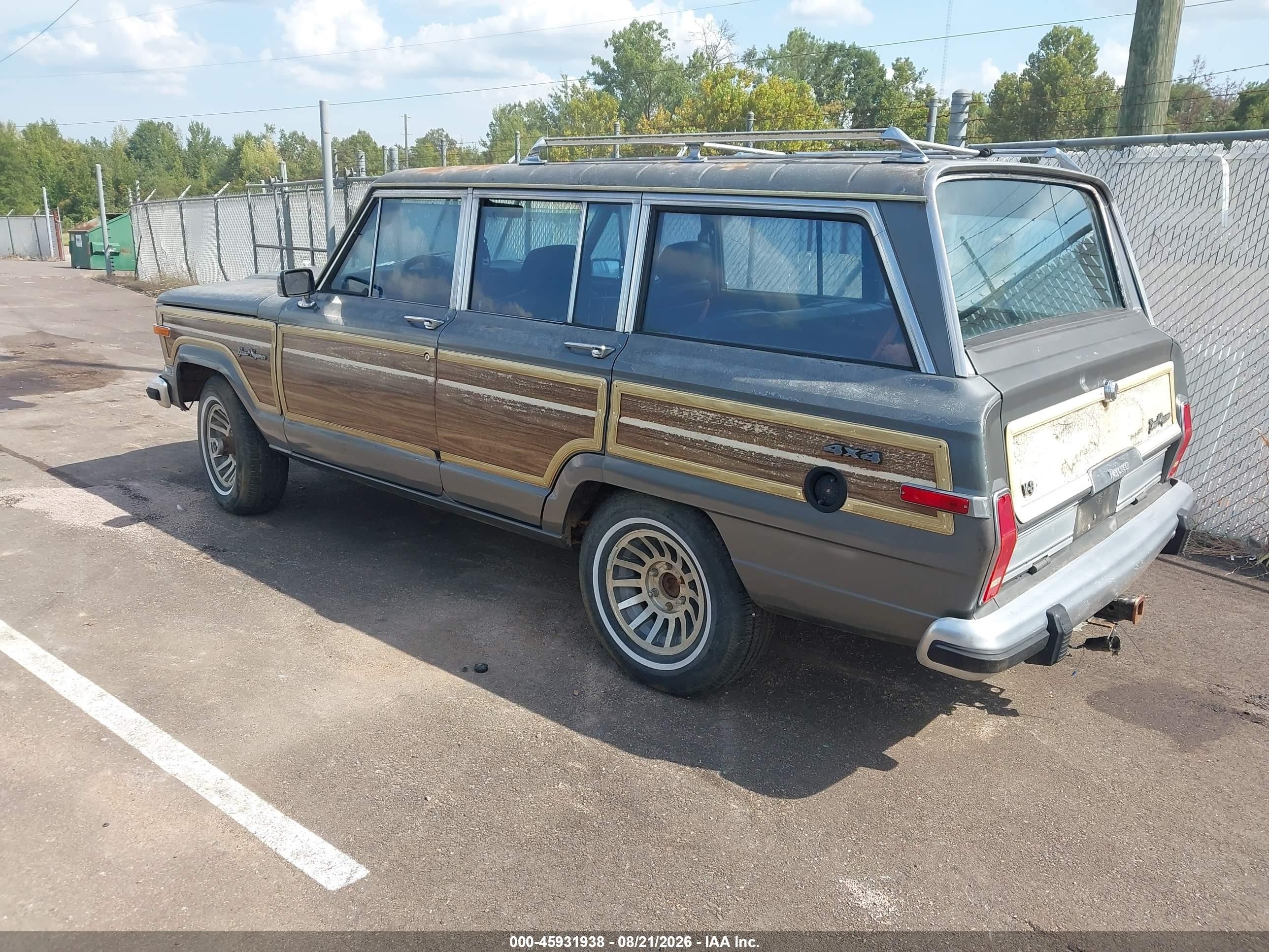 1988 Jeep Grand Wagoneer   Gray vin: 1JCNJ15UXJT241924