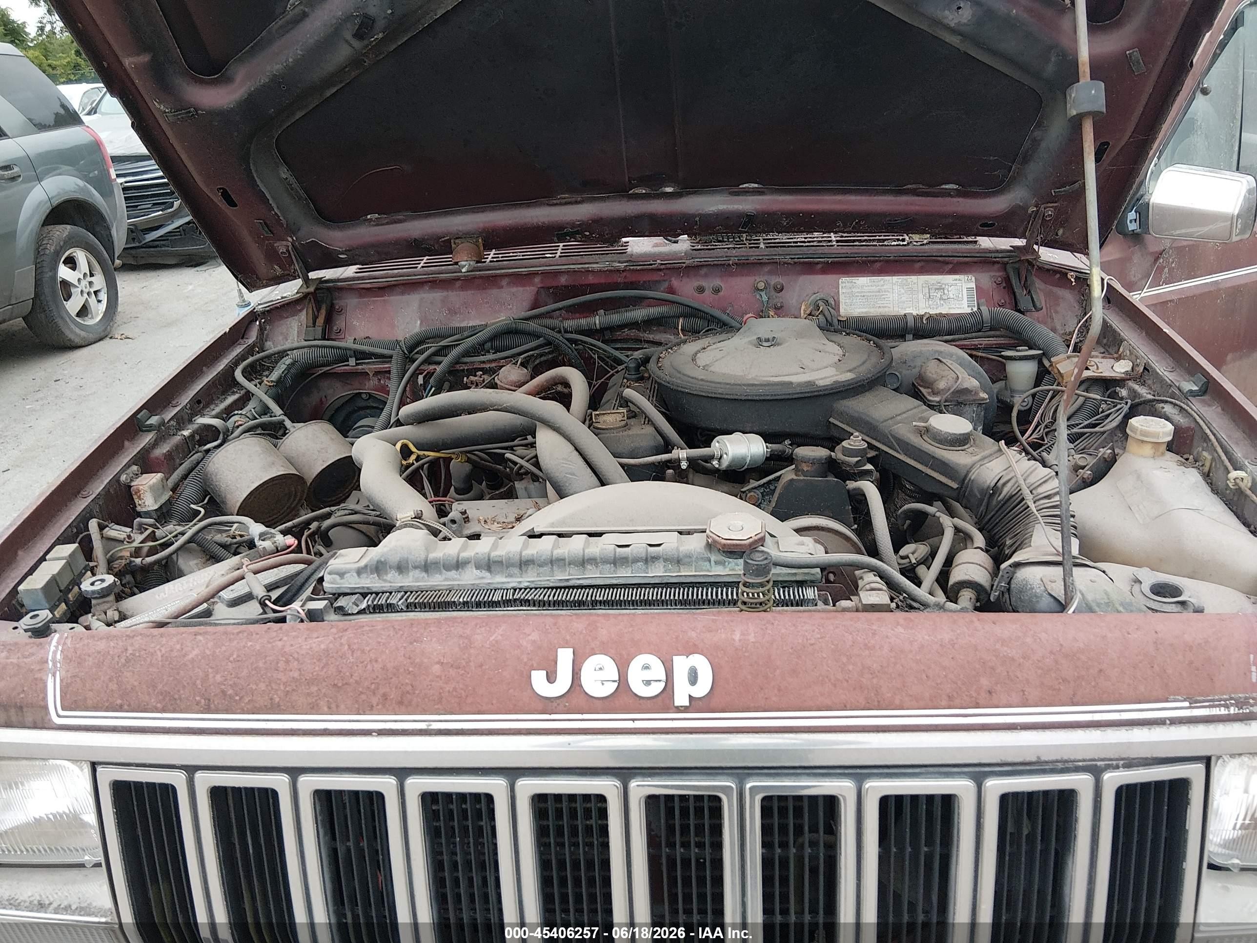 1985 Jeep Cherokee Laredo Burgundy vin: 1JCUL7844FT101878