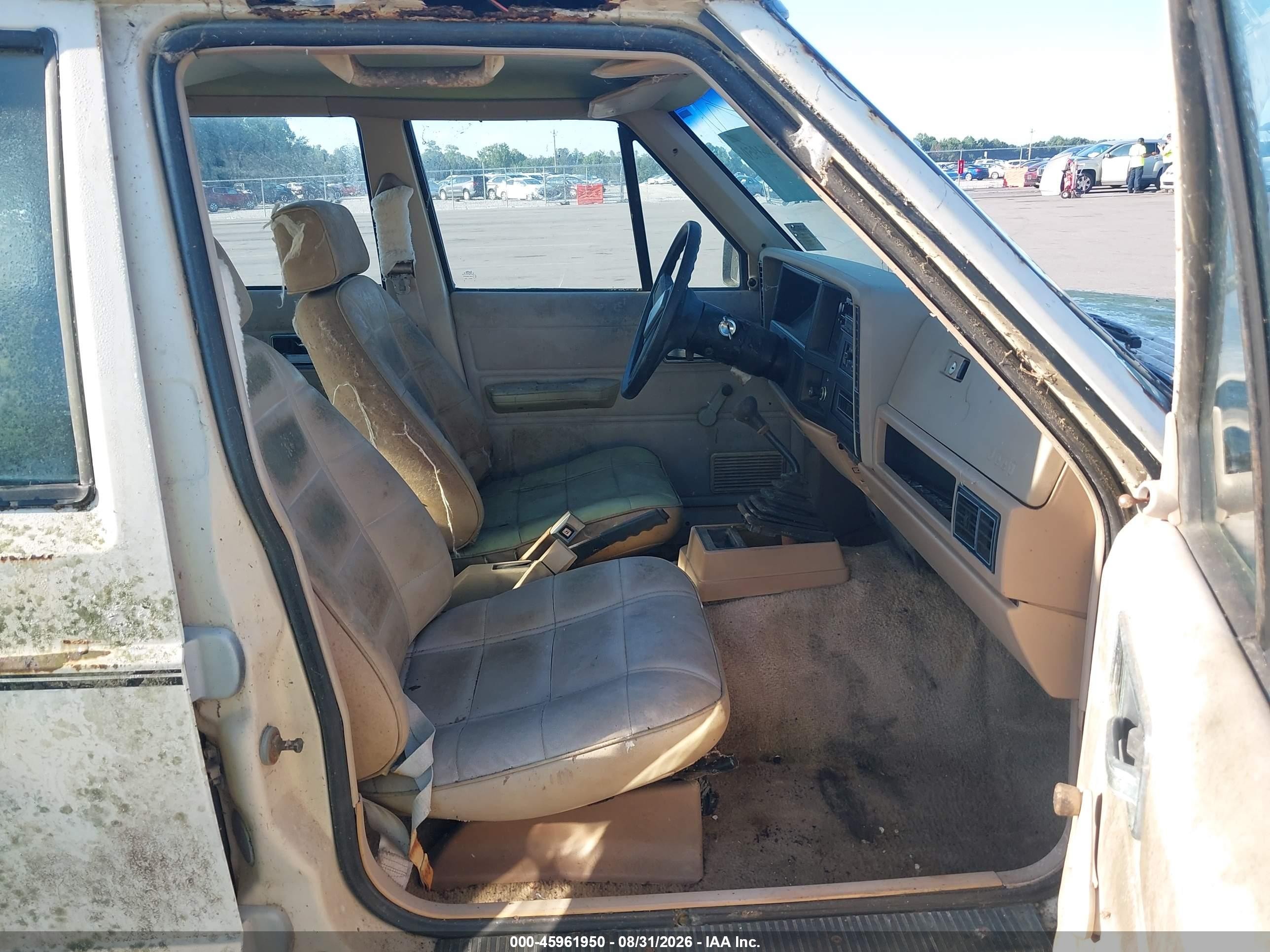 1985 Jeep Cherokee   White vin: 1JCUX7816FT009519