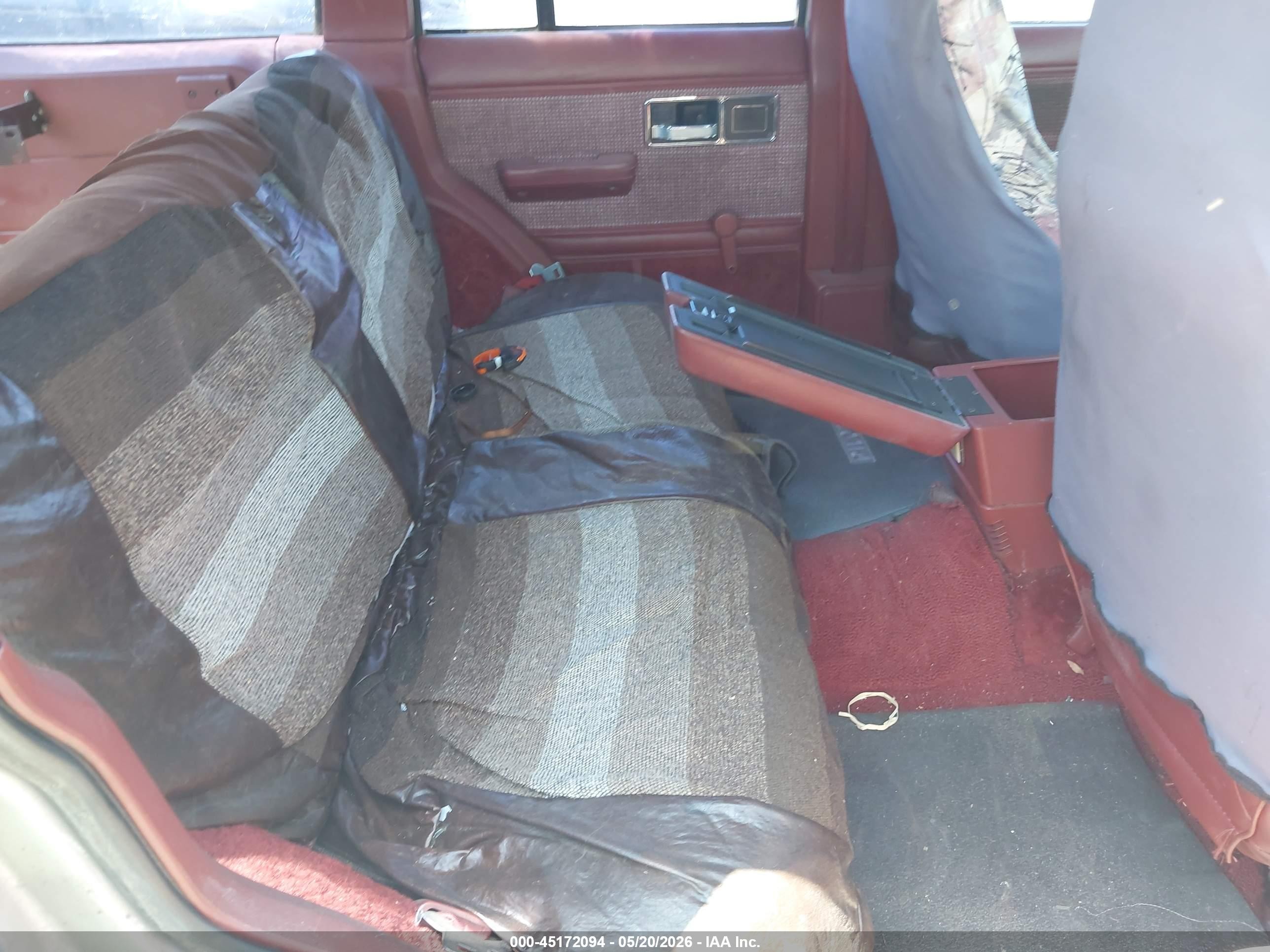 1986 Jeep Cherokee Laredo Gray vin: 1JCWC7844GT052837