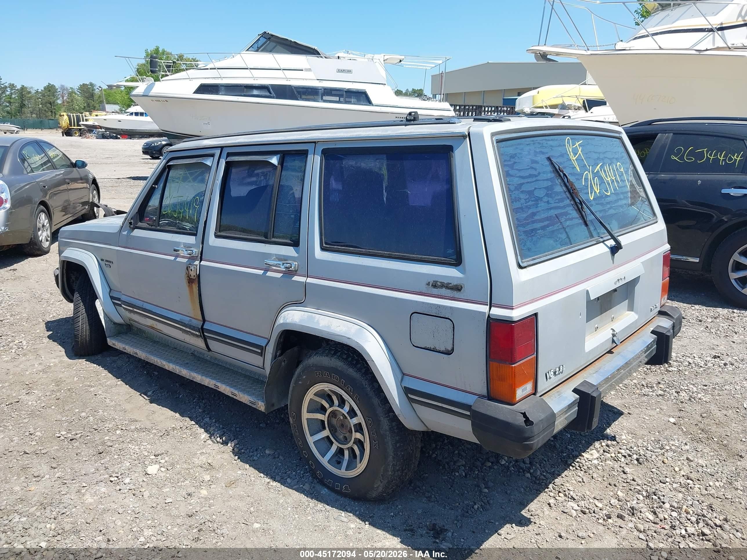 1986 Jeep Cherokee Laredo Gray vin: 1JCWC7844GT052837