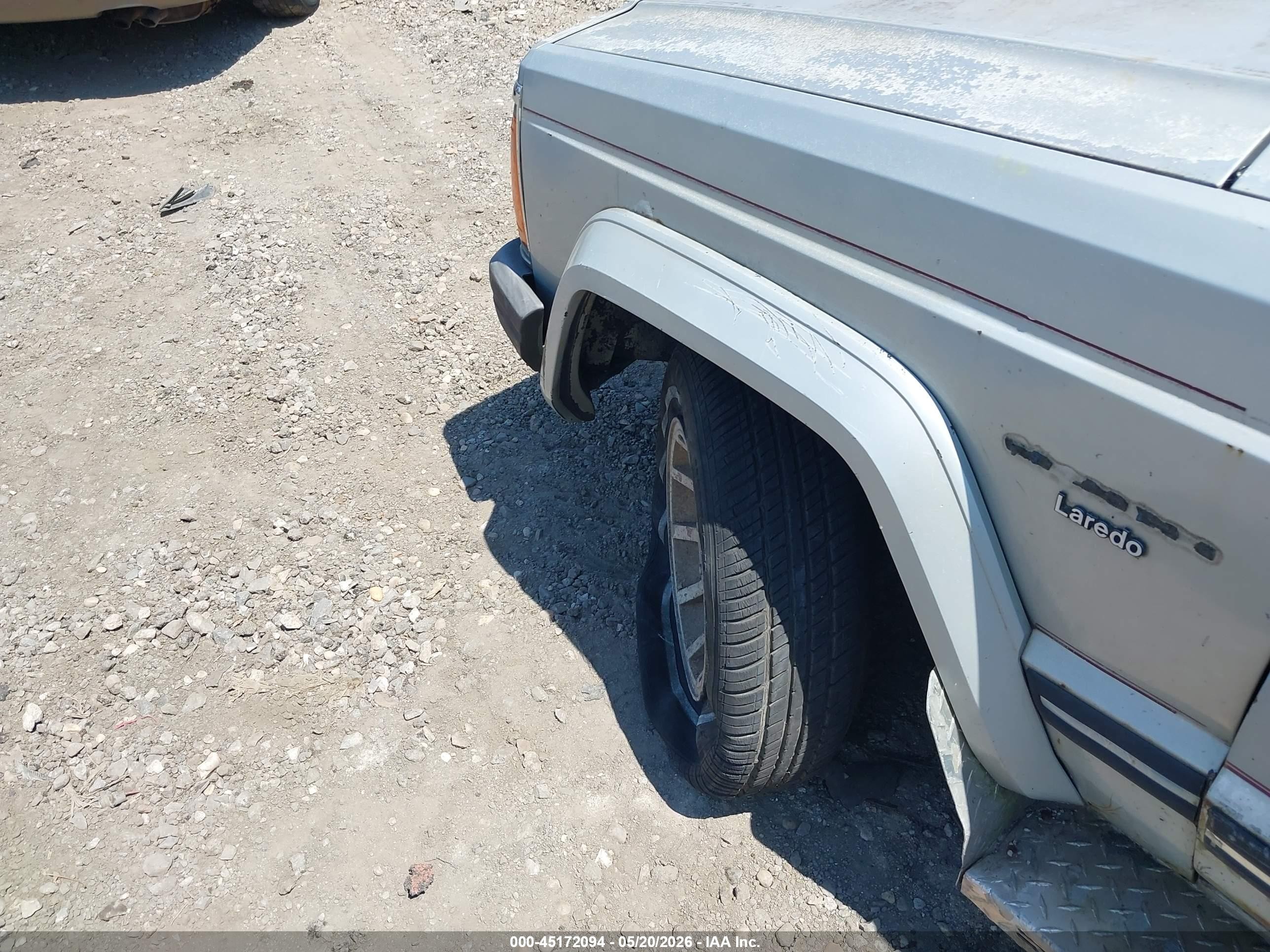 1986 Jeep Cherokee Laredo Gray vin: 1JCWC7844GT052837