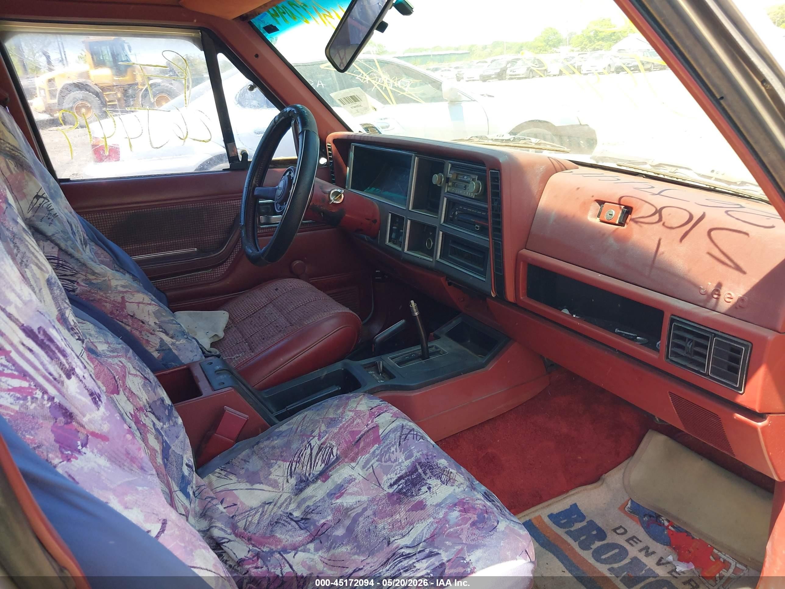 1986 Jeep Cherokee Laredo Gray vin: 1JCWC7844GT052837