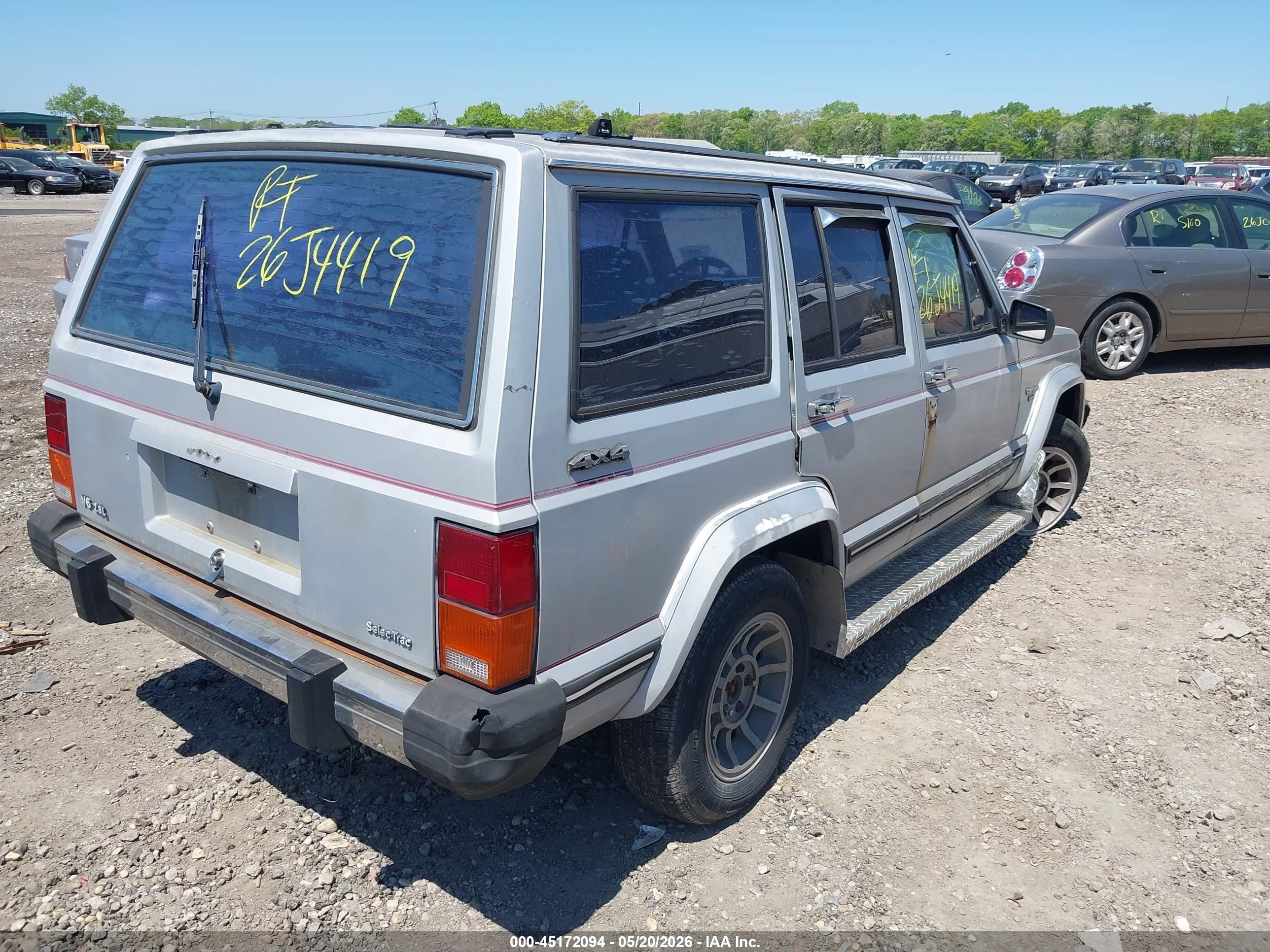 1986 Jeep Cherokee Laredo Gray vin: 1JCWC7844GT052837
