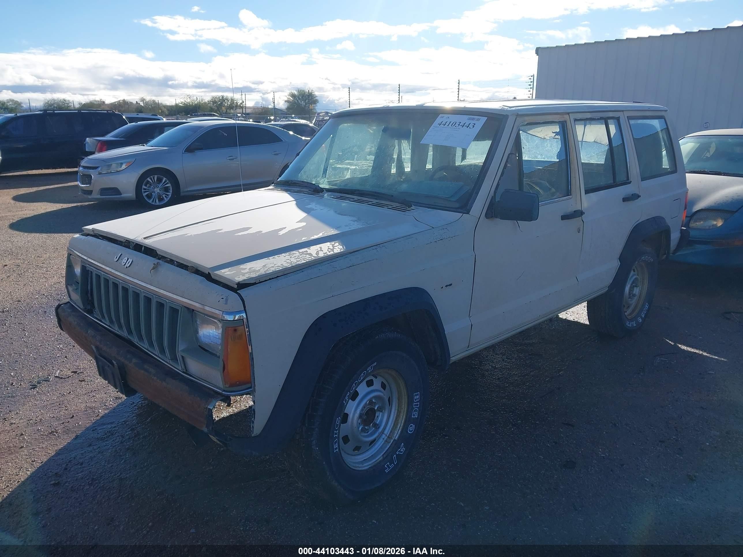 1984 Jeep Cherokee   Beige vin: 1JCWL7815ET090614