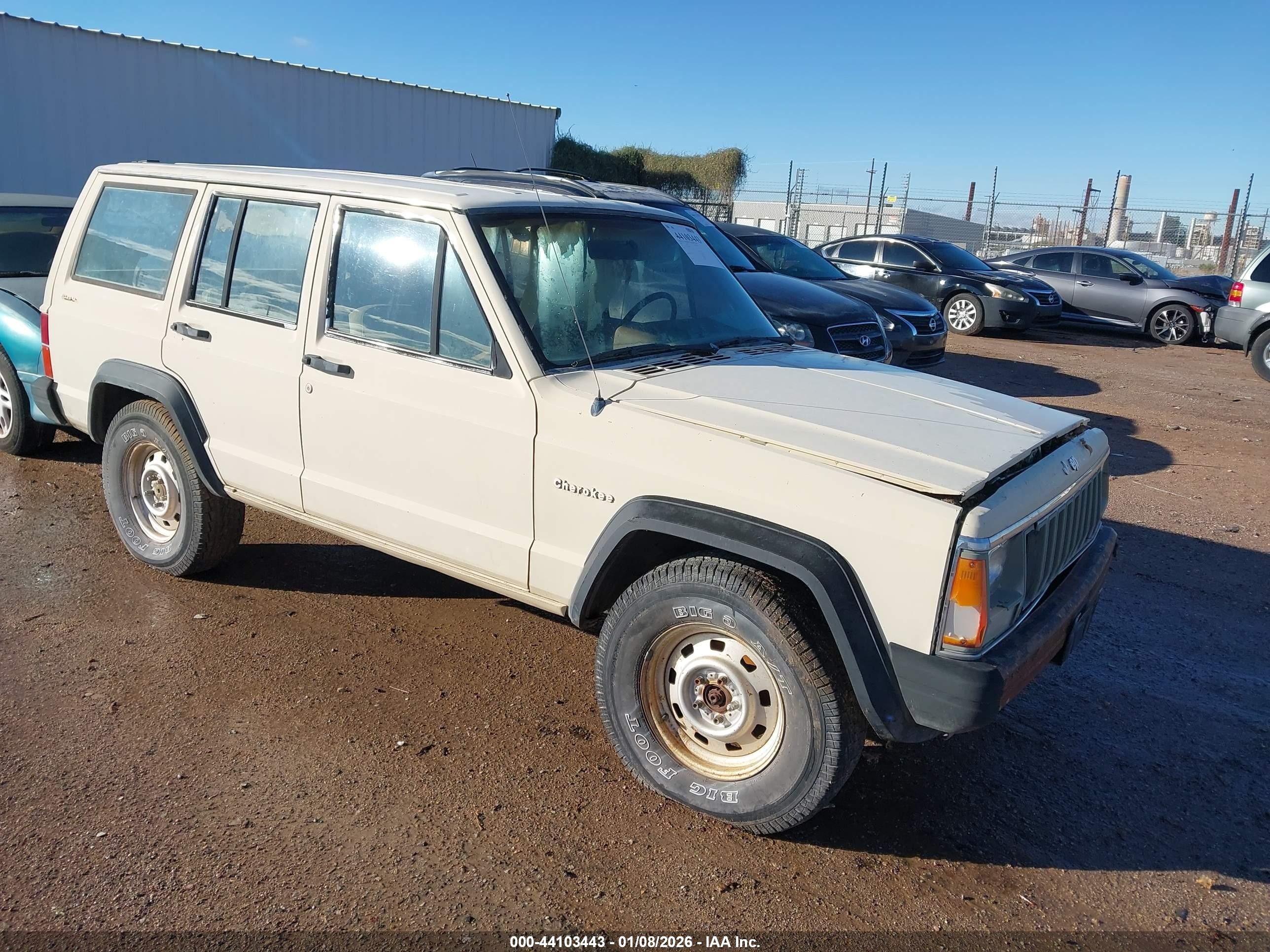 1984 Jeep Cherokee   Beige vin: 1JCWL7815ET090614