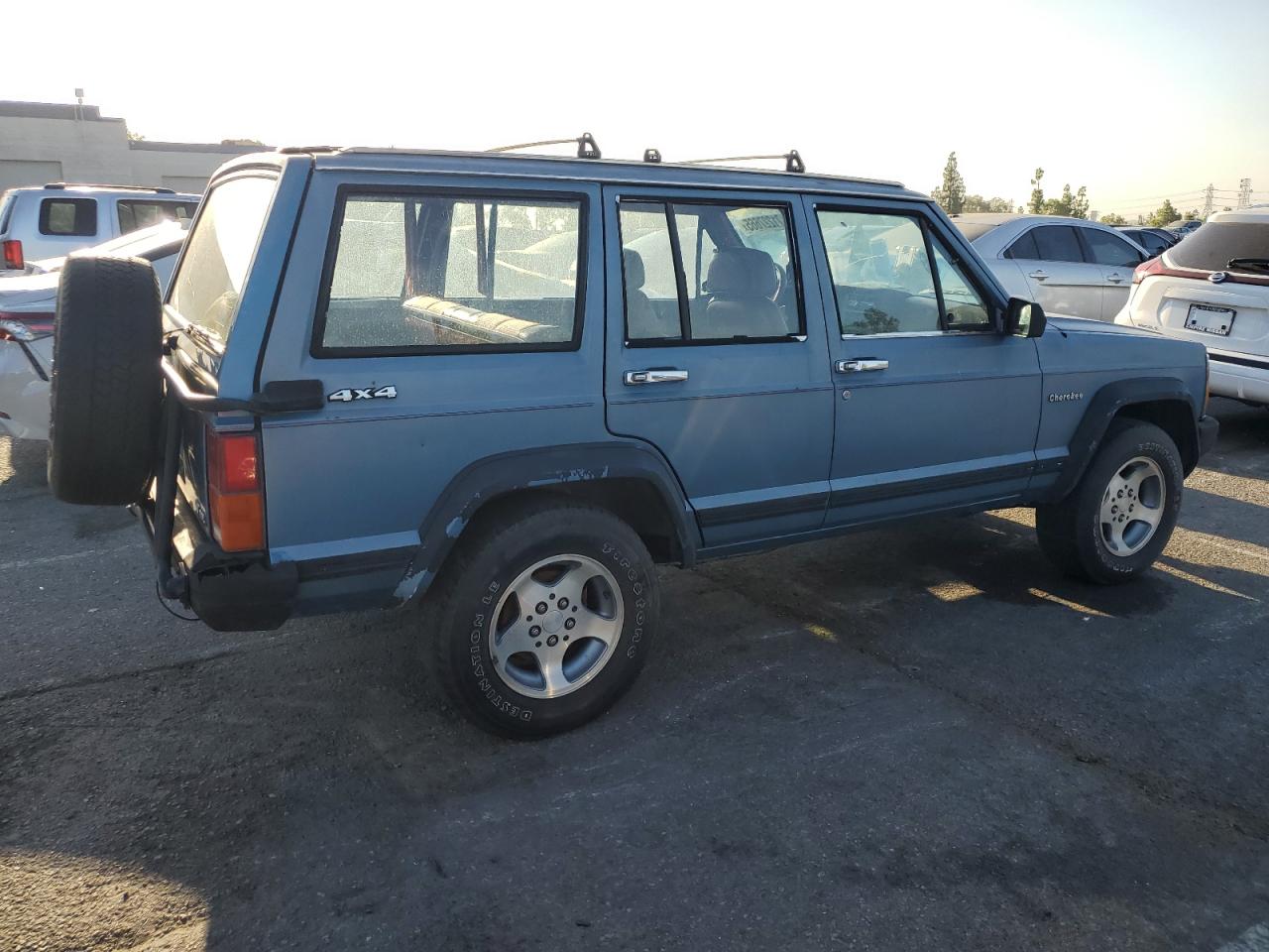 1986 Jeep Cherokee Laredo Blue vin: 1JCWL7846GT152101