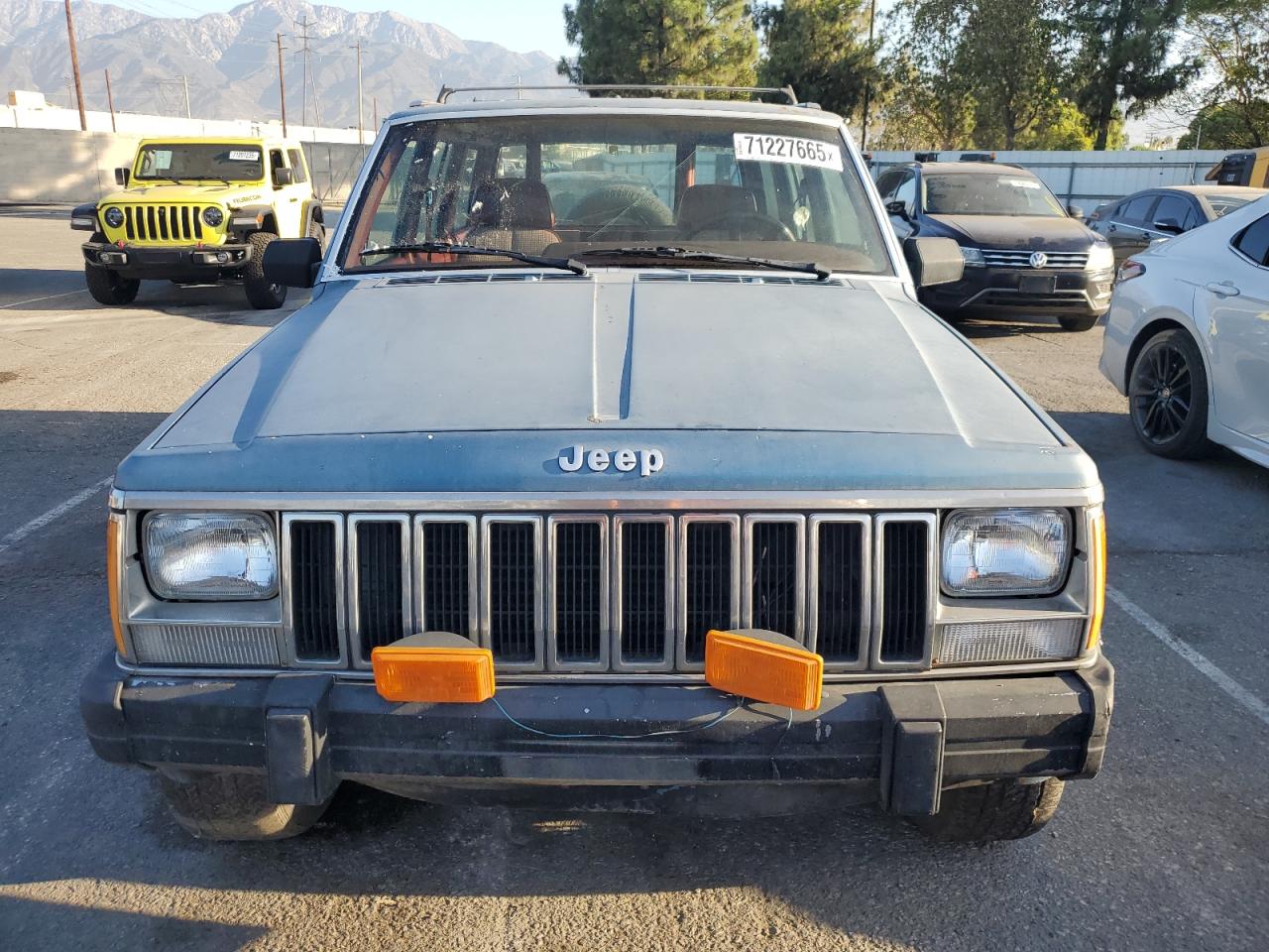 1986 Jeep Cherokee Laredo Blue vin: 1JCWL7846GT152101
