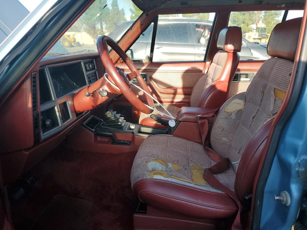 1986 Jeep Cherokee Laredo Blue vin: 1JCWL7846GT152101