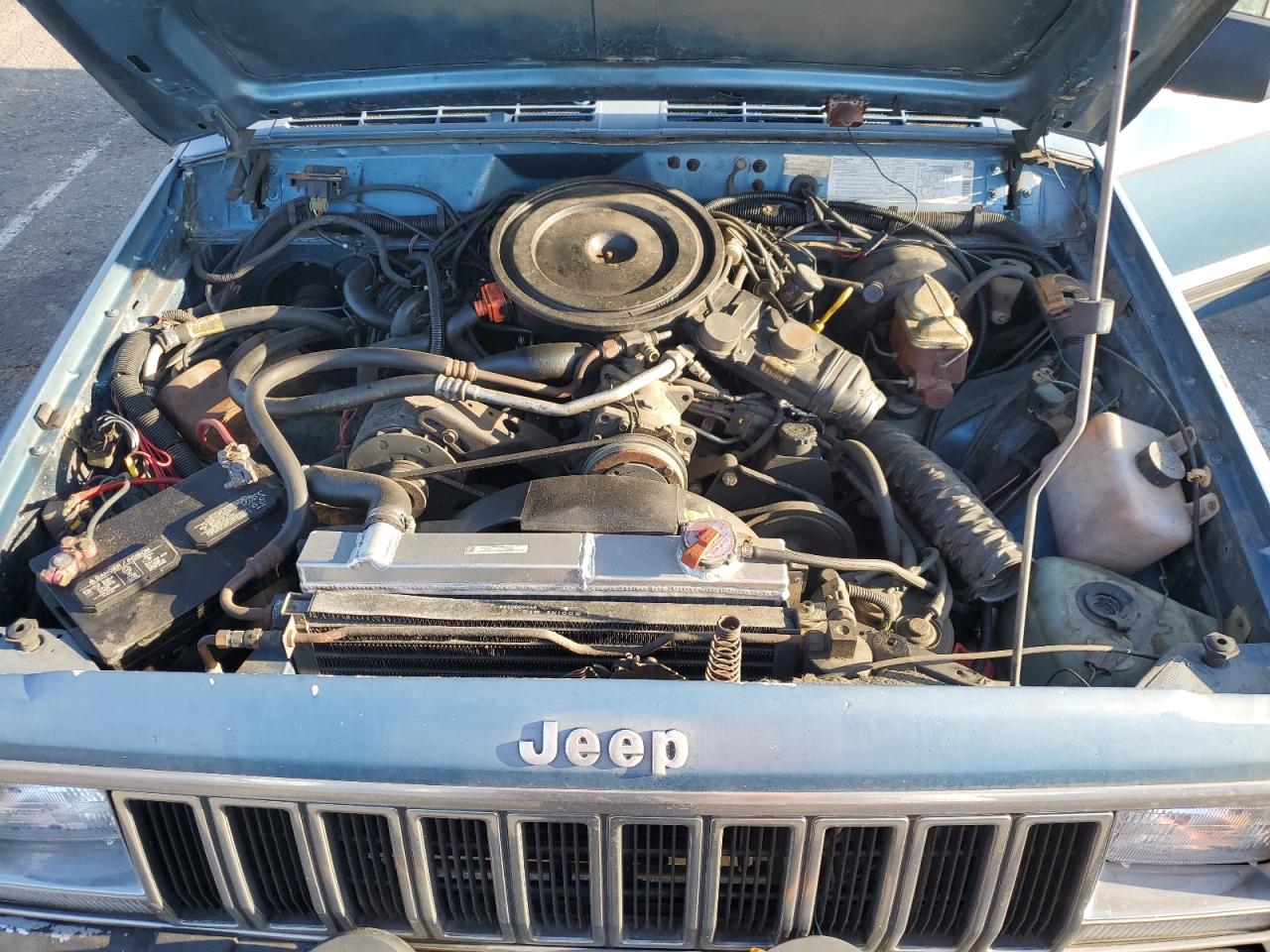 1986 Jeep Cherokee Laredo Blue vin: 1JCWL7846GT152101