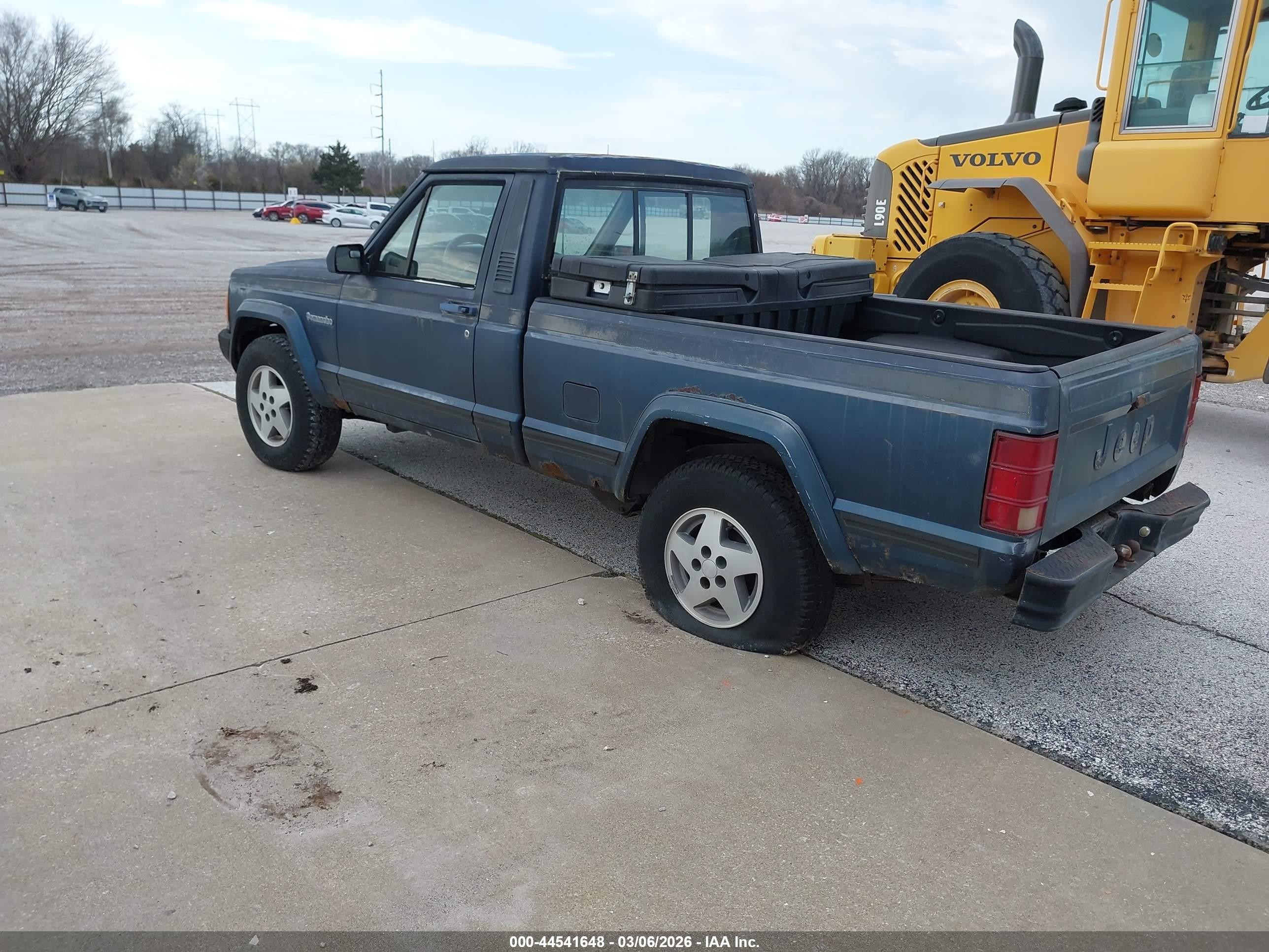 1988 Jeep Comanche Pioneer Blue vin: 1JTHS64P4JT239654