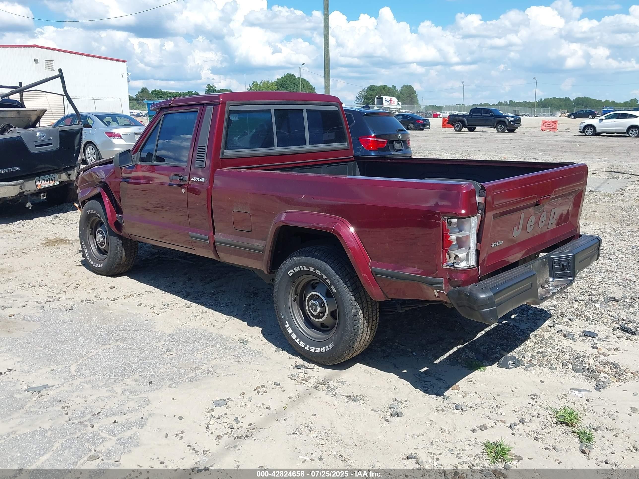 1988 Jeep Comanche Pioneer Burgundy vin: 1JTML63P3JT230344