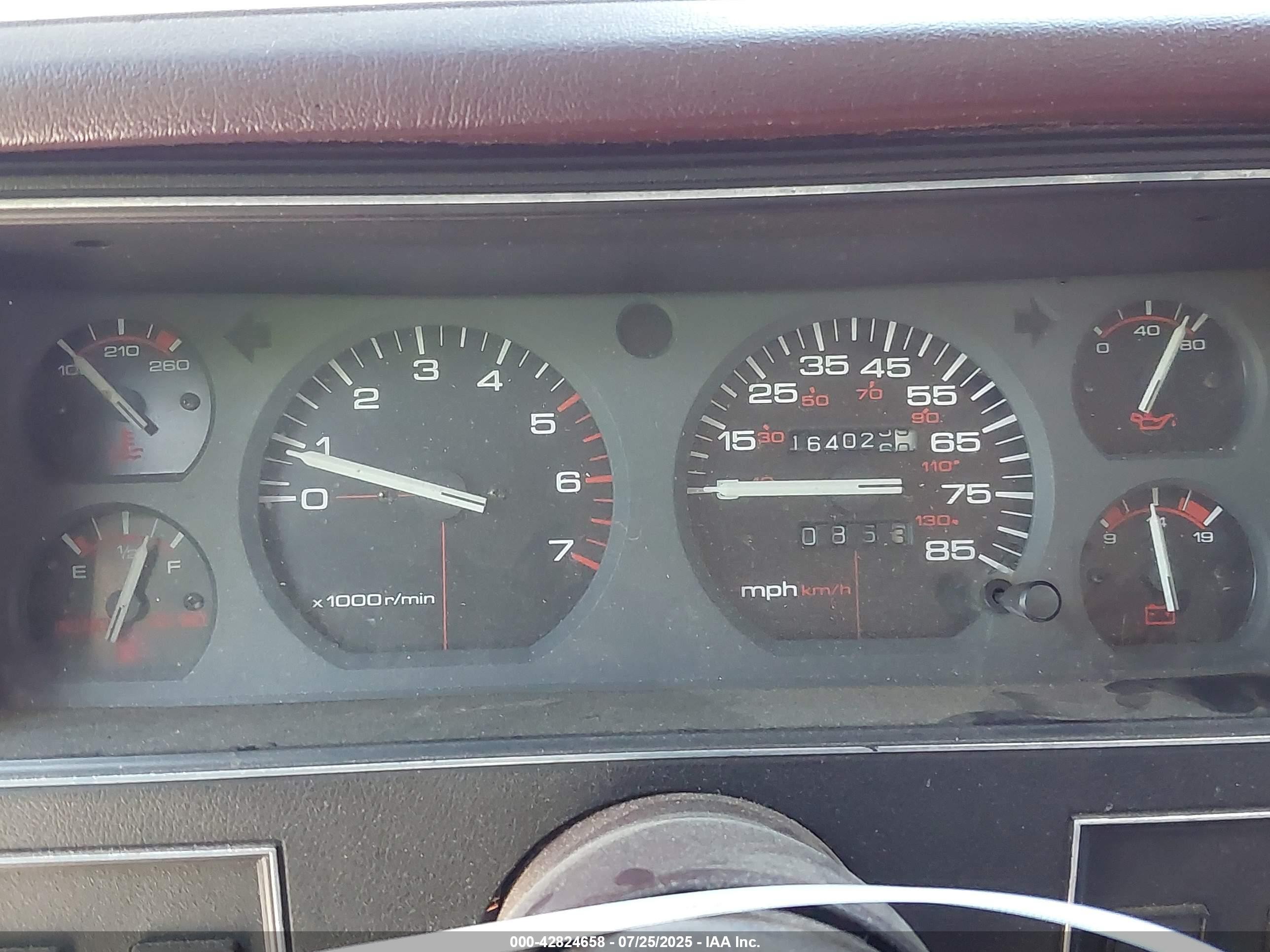 1988 Jeep Comanche Pioneer Burgundy vin: 1JTML63P3JT230344
