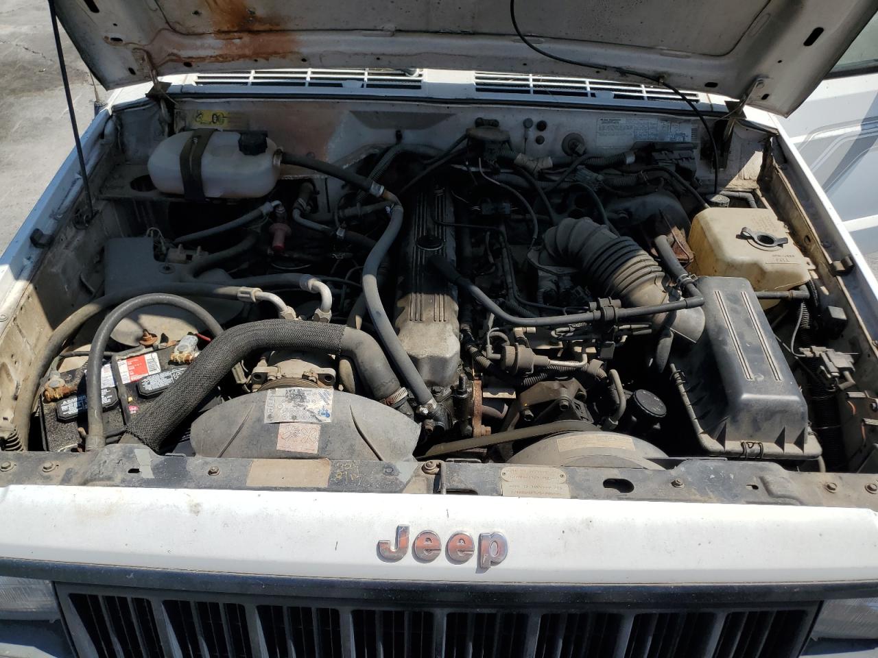 1988 Jeep Comanche White vin: 1JTMW641XJT005145