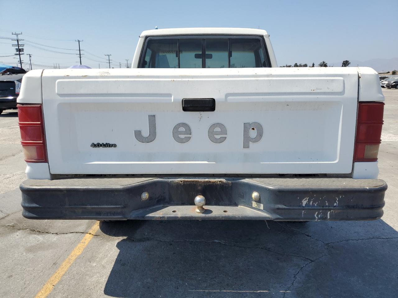1988 Jeep Comanche White vin: 1JTMW641XJT005145
