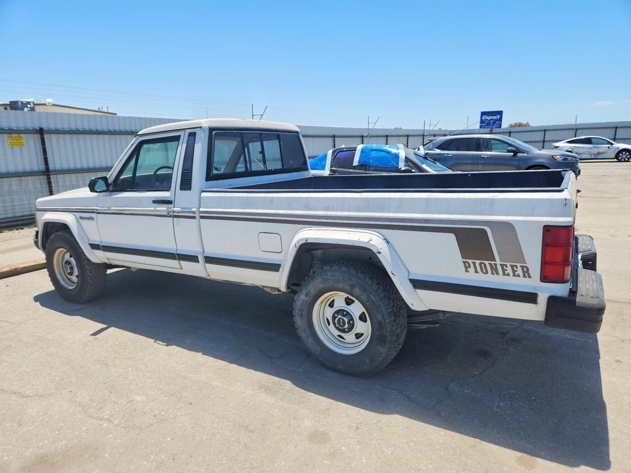 1988 Jeep Comanche Pioneer Белый vin: 1JTMW66R0JT120761