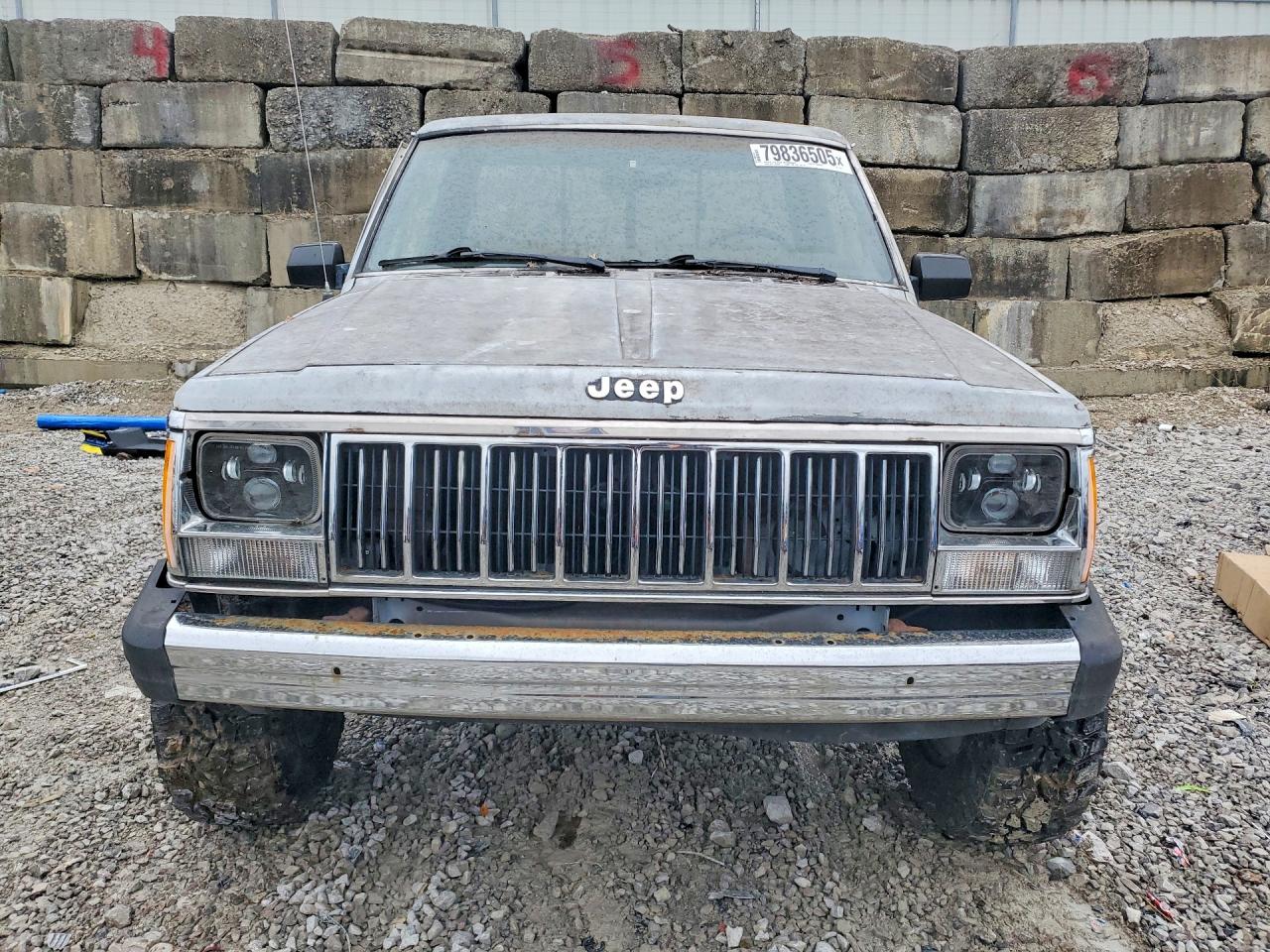 1986 Jeep Comanche Custom Silver vin: 1JTWL6517GT185211