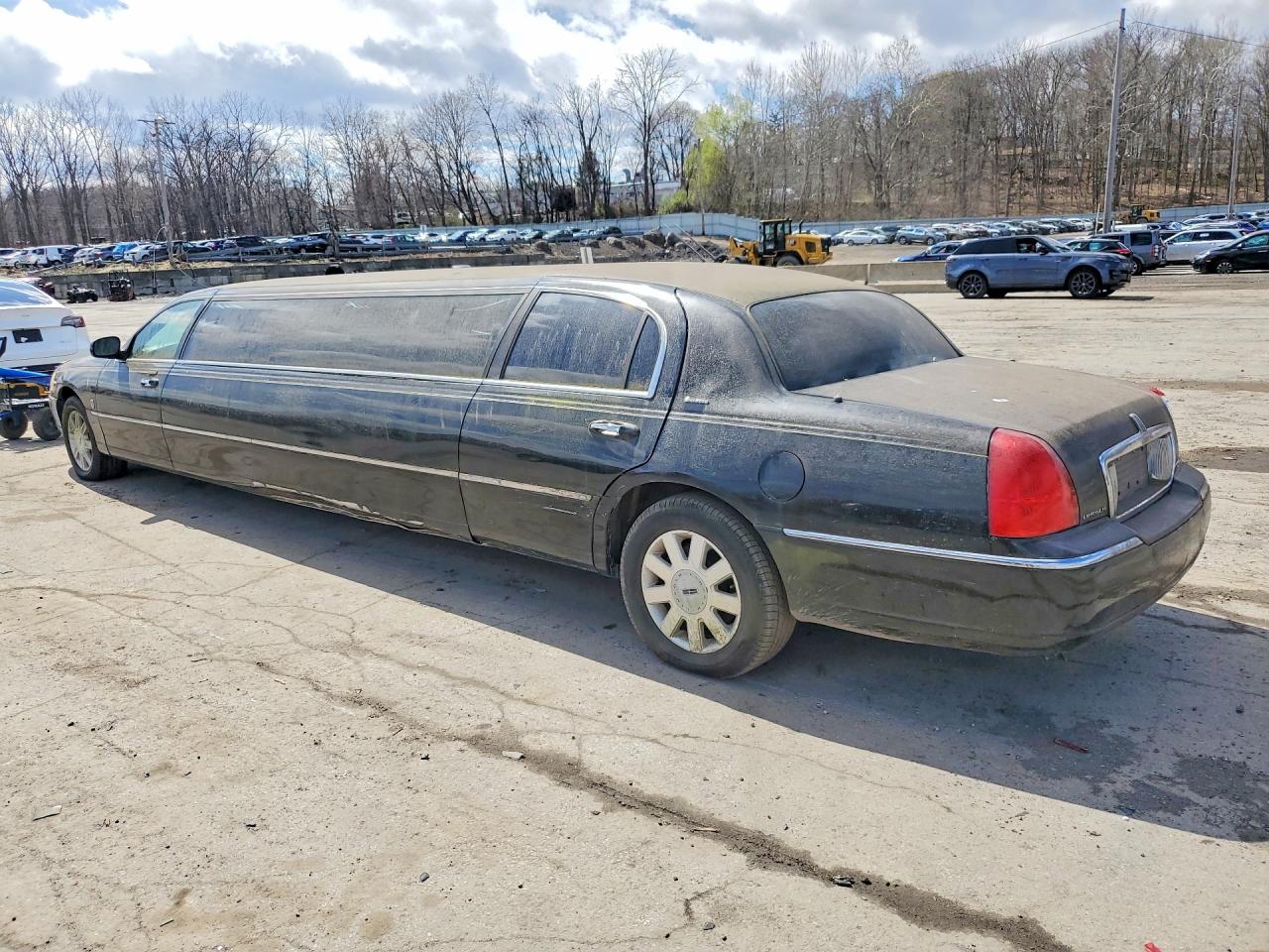 2007 Lincoln Town Car Executive Black vin: 1L1FM88W97Y634812
