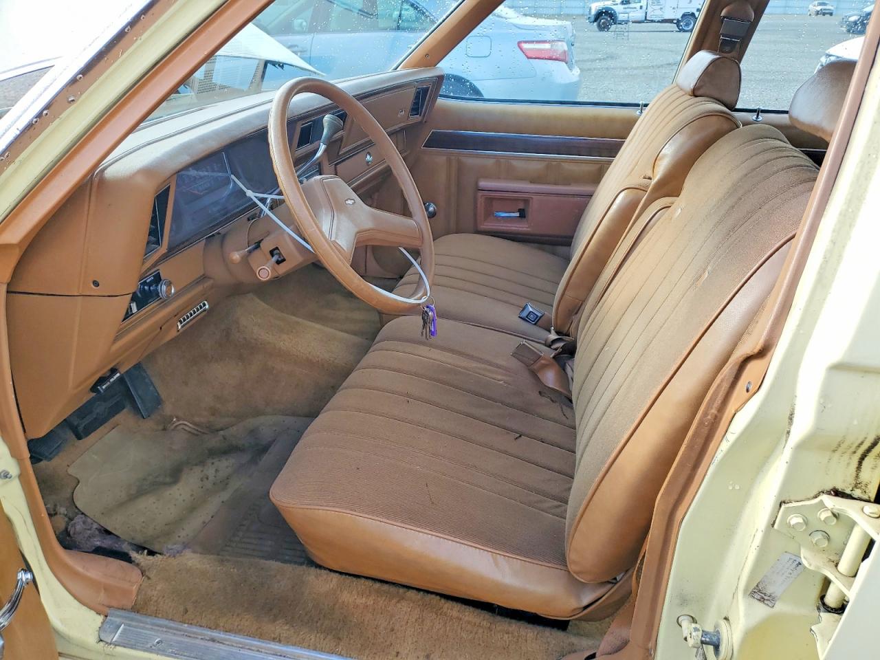 1979 Chev Impala Желтый vin: 1L69G9C116557