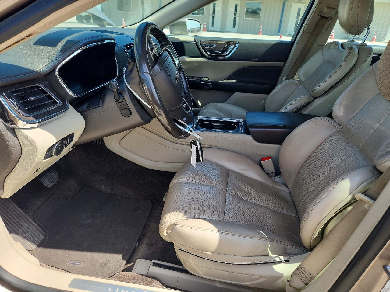 2018 Lincoln Continental Select Tan vin: 1LN6L9SK4J5603232