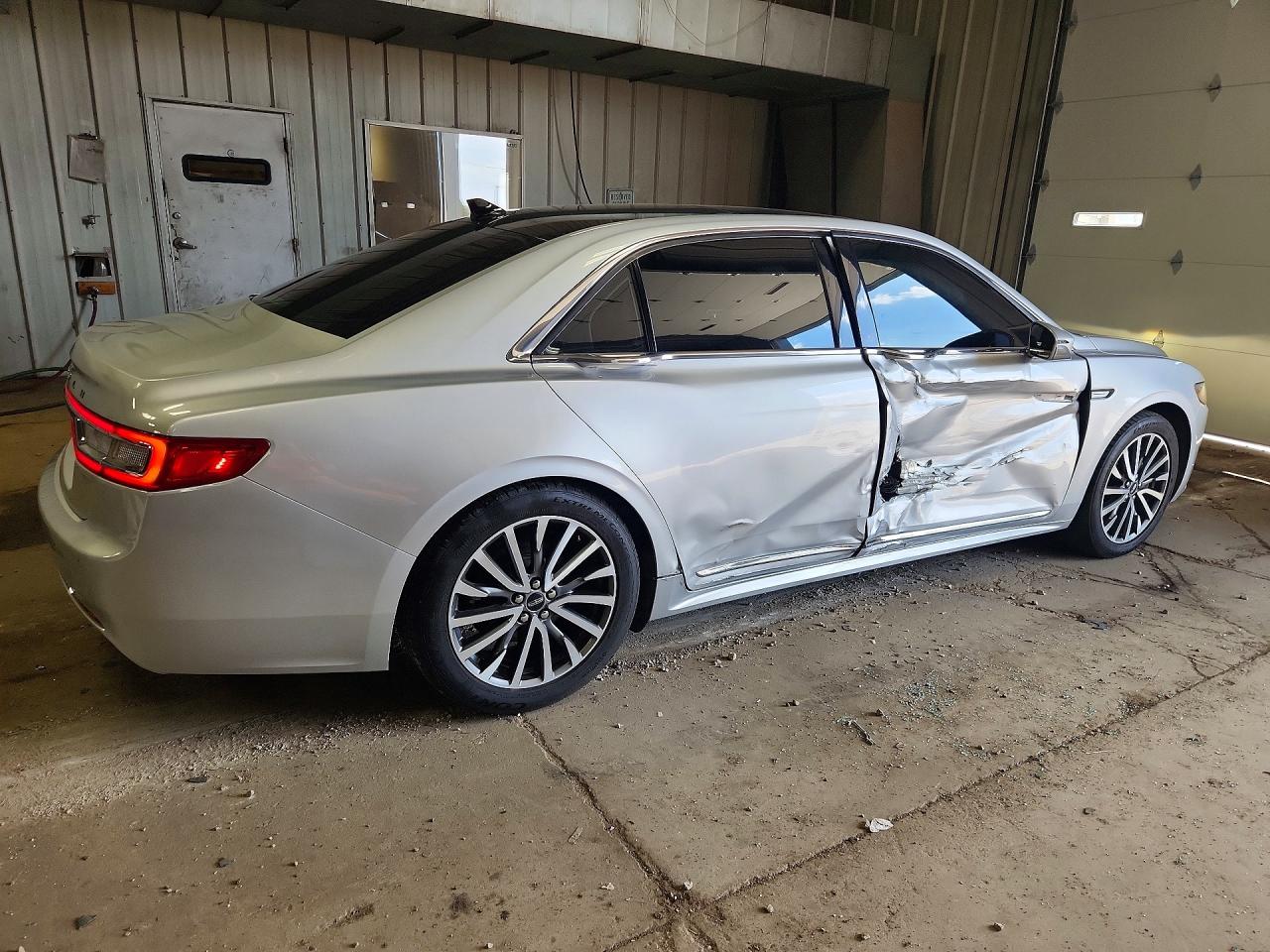 2018 Lincoln Continental Select Серебряный vin: 1LN6L9TKXJ5601855