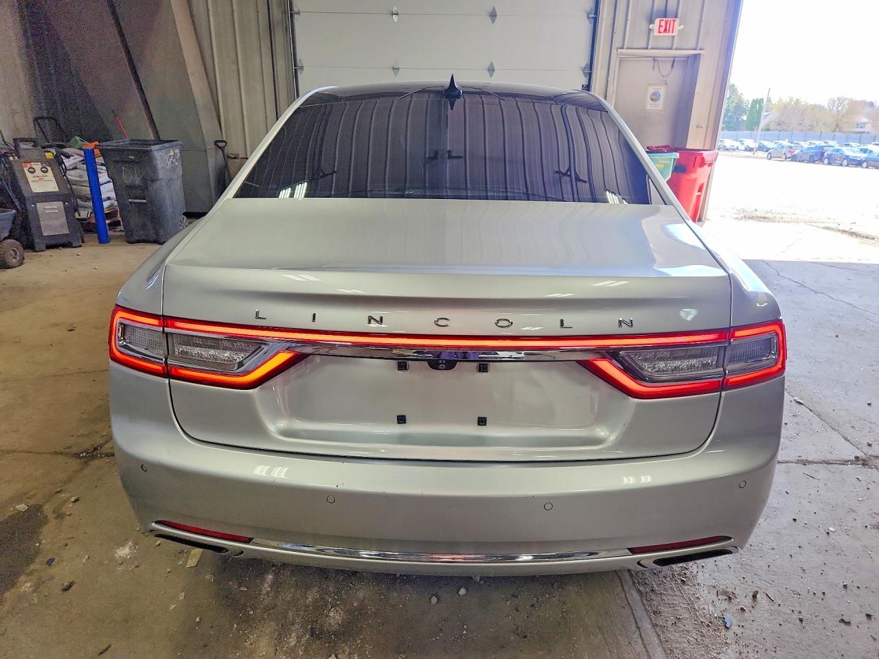 2018 Lincoln Continental Select Серебряный vin: 1LN6L9TKXJ5601855