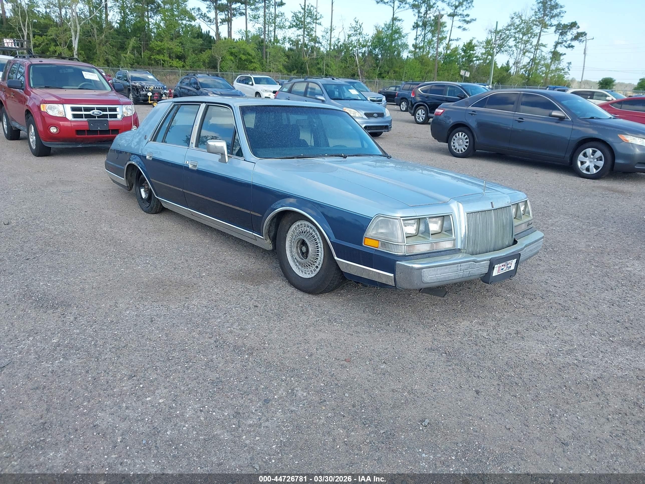 1987 Lincoln Continental   Blue vin: 1LNBM97F7HY710582