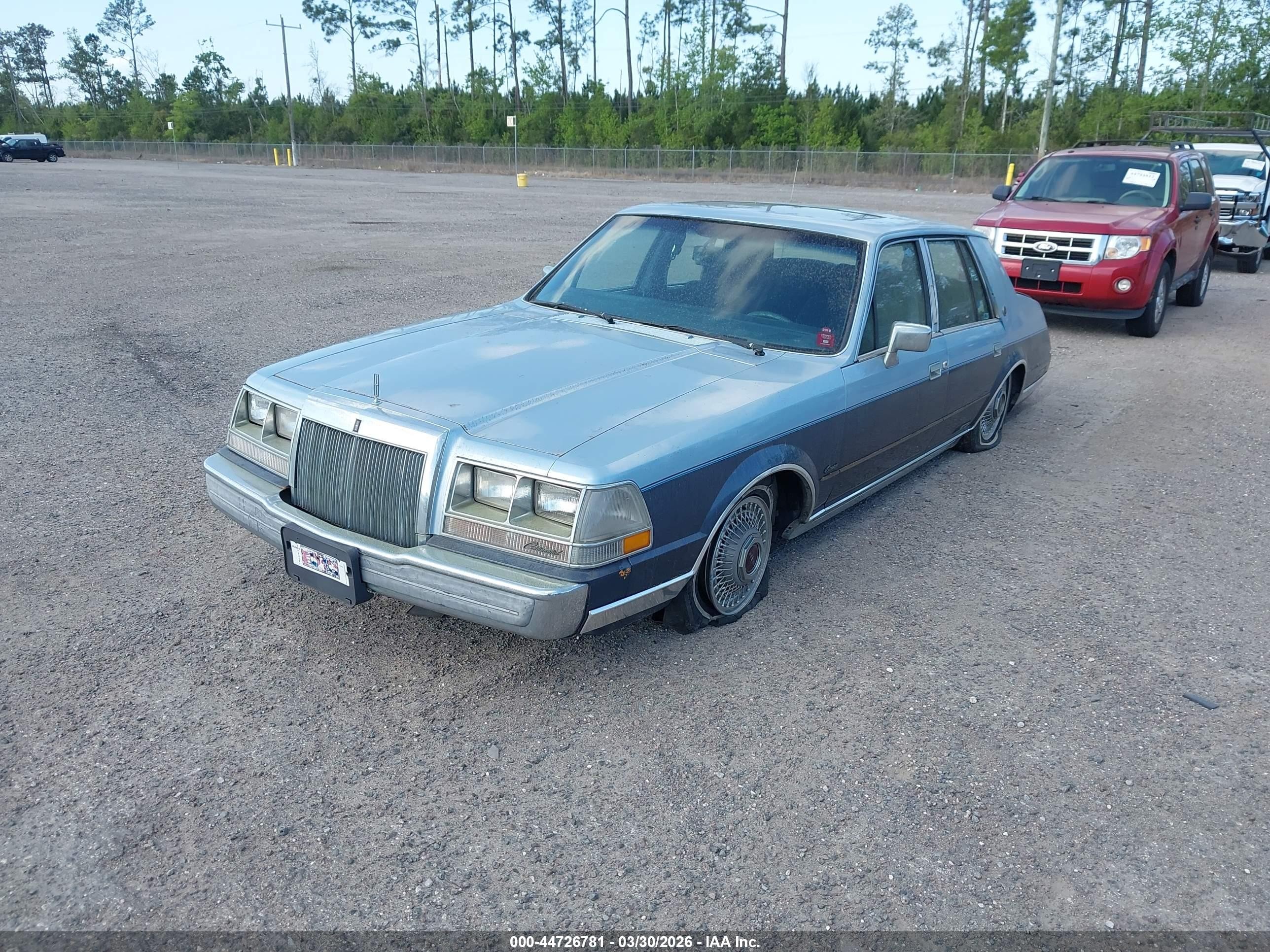 1987 Lincoln Continental   Blue vin: 1LNBM97F7HY710582