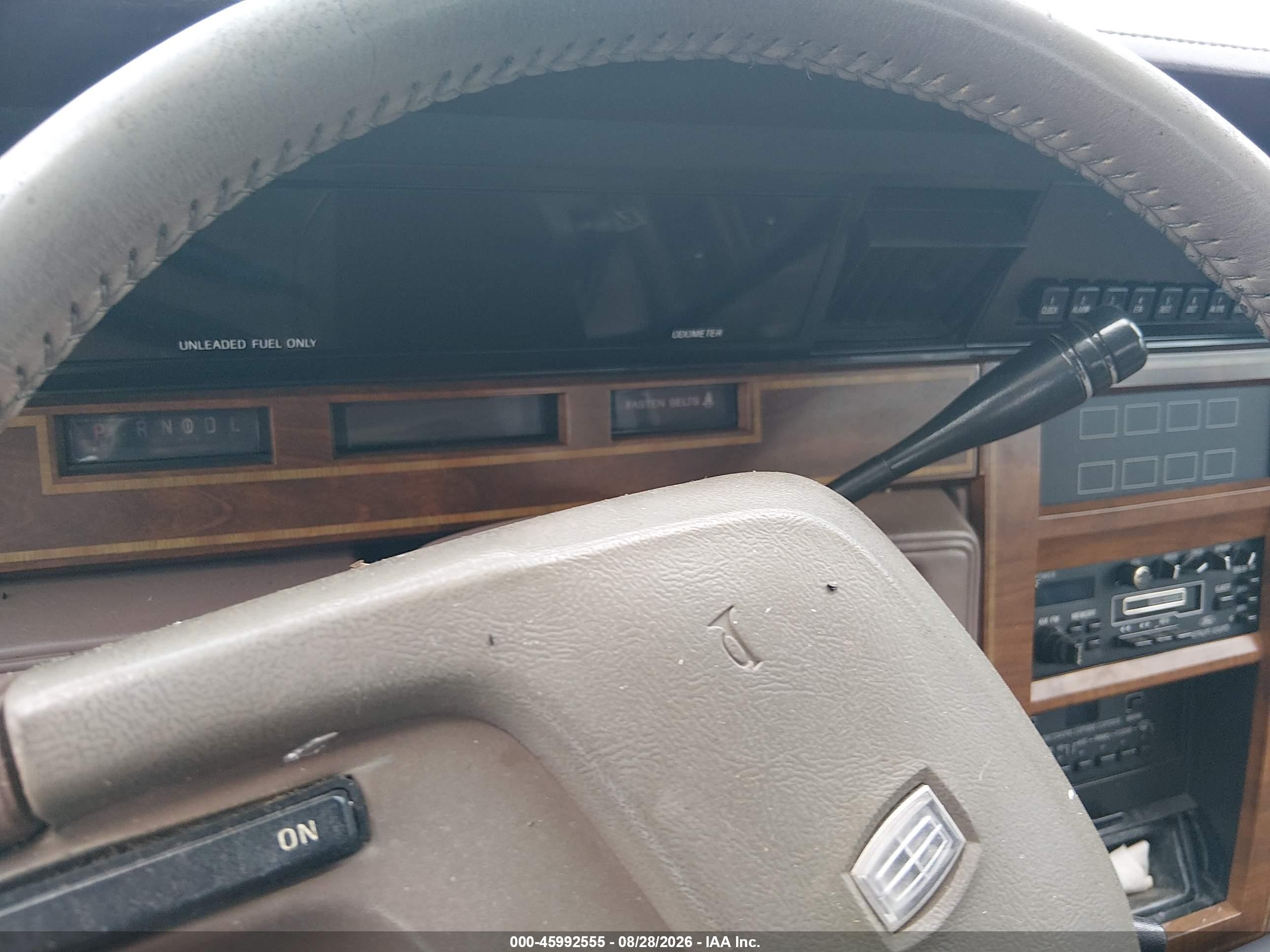 1987 Lincoln Continental Givenchy Brown vin: 1LNBM98F4HY632583