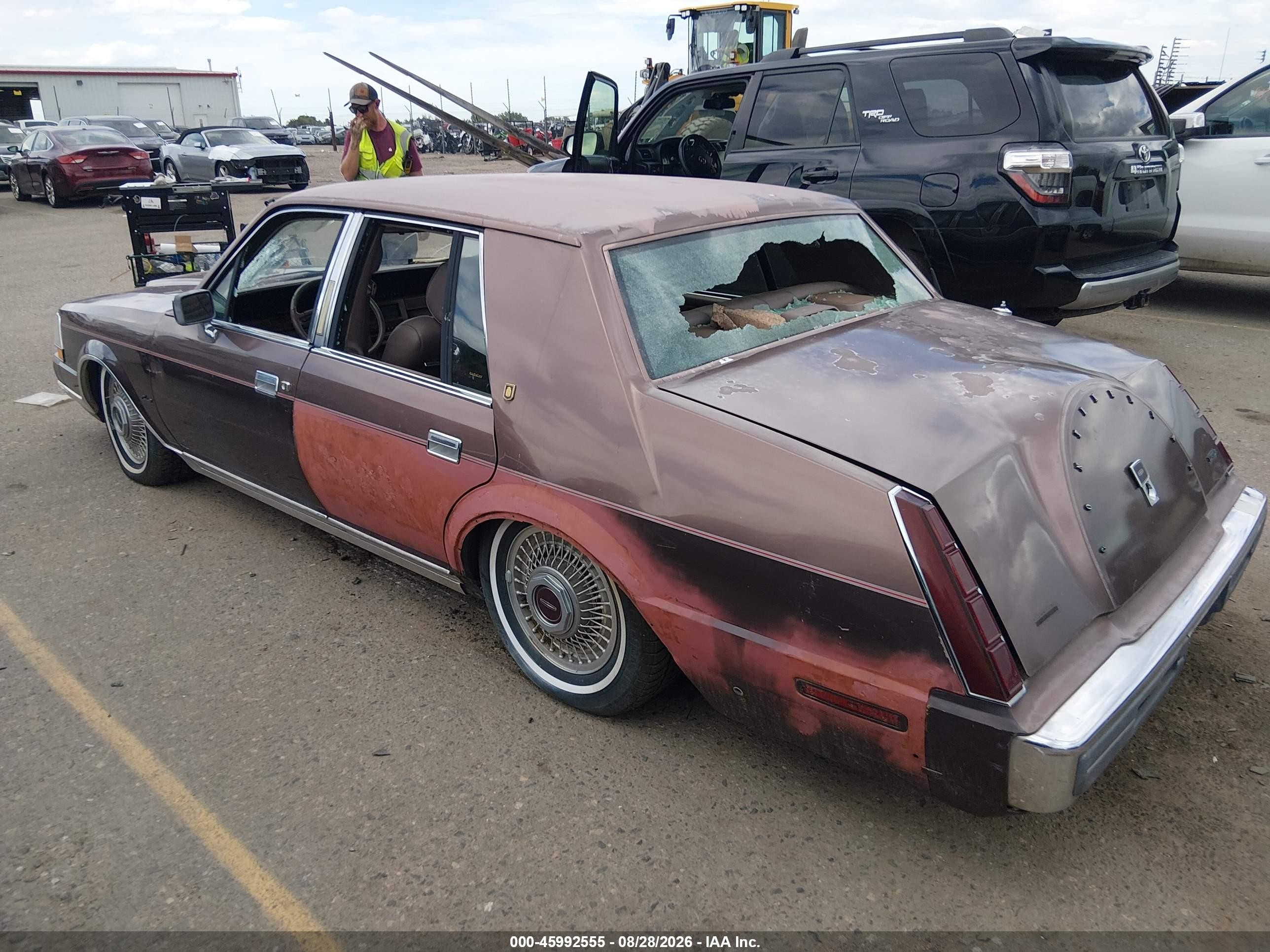 1987 Lincoln Continental Givenchy Brown vin: 1LNBM98F4HY632583