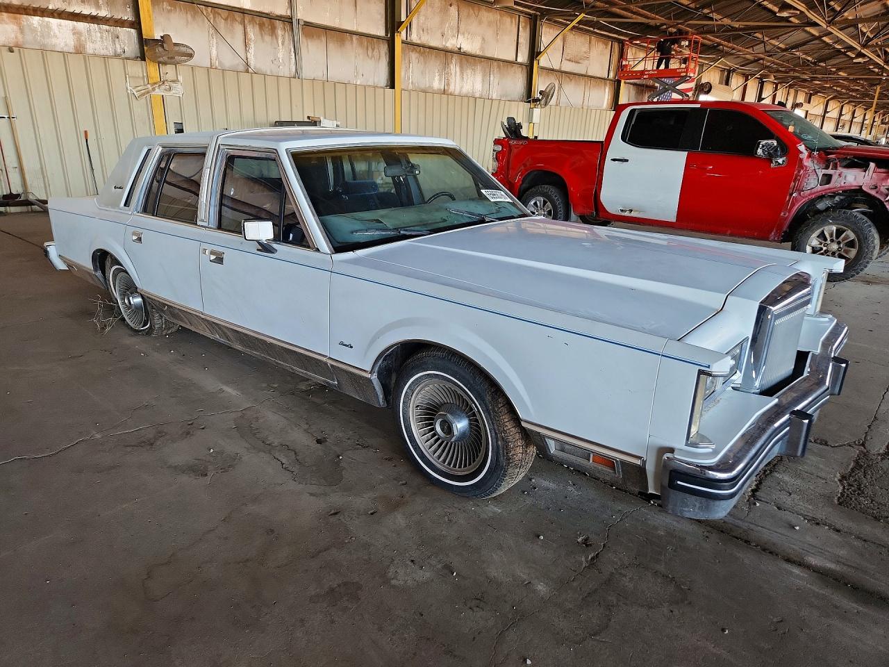 1984 Lincoln Town Car White vin: 1LNBP96F5EY751619