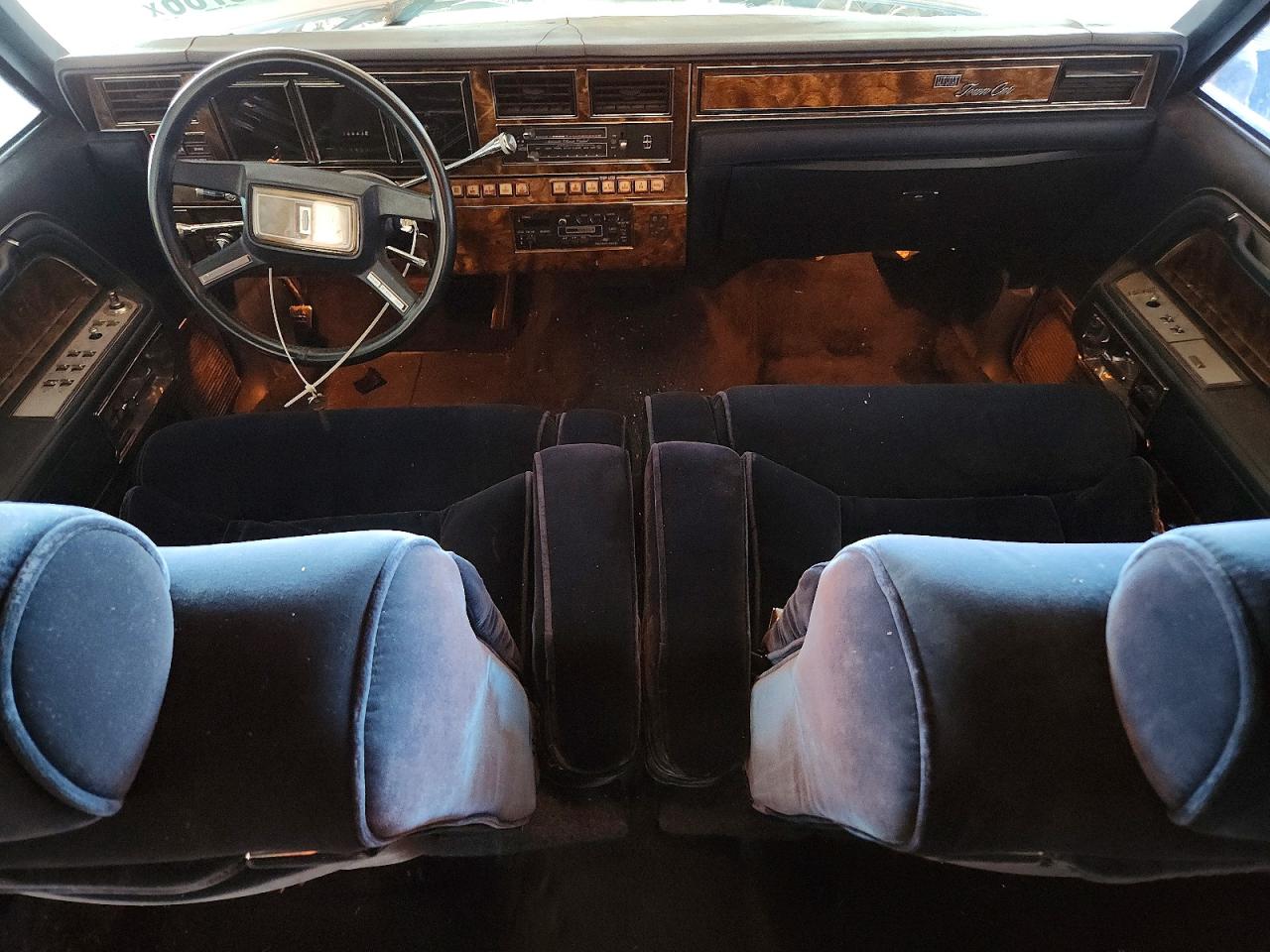 1984 Lincoln Town Car White vin: 1LNBP96F5EY751619