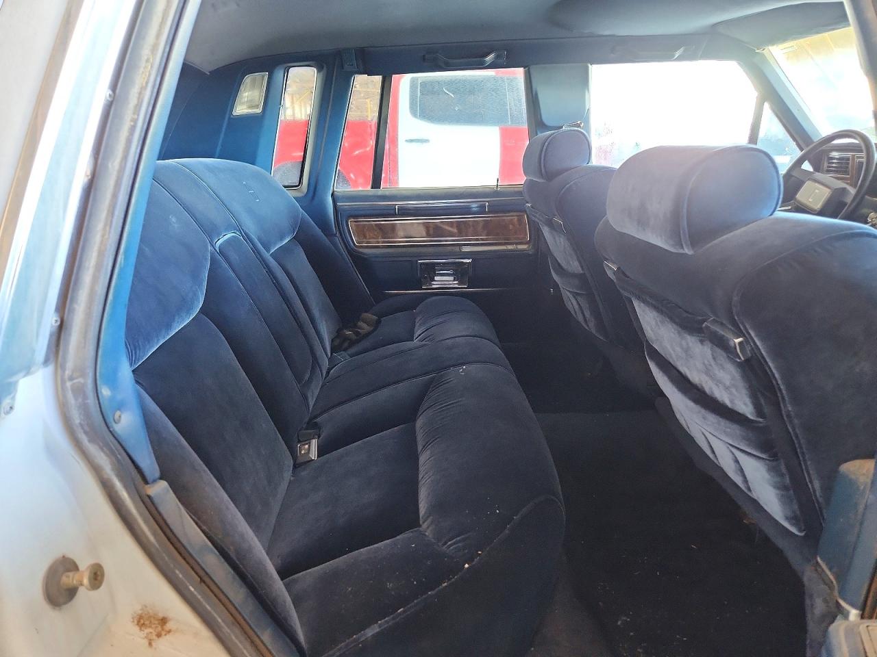1984 Lincoln Town Car White vin: 1LNBP96F5EY751619