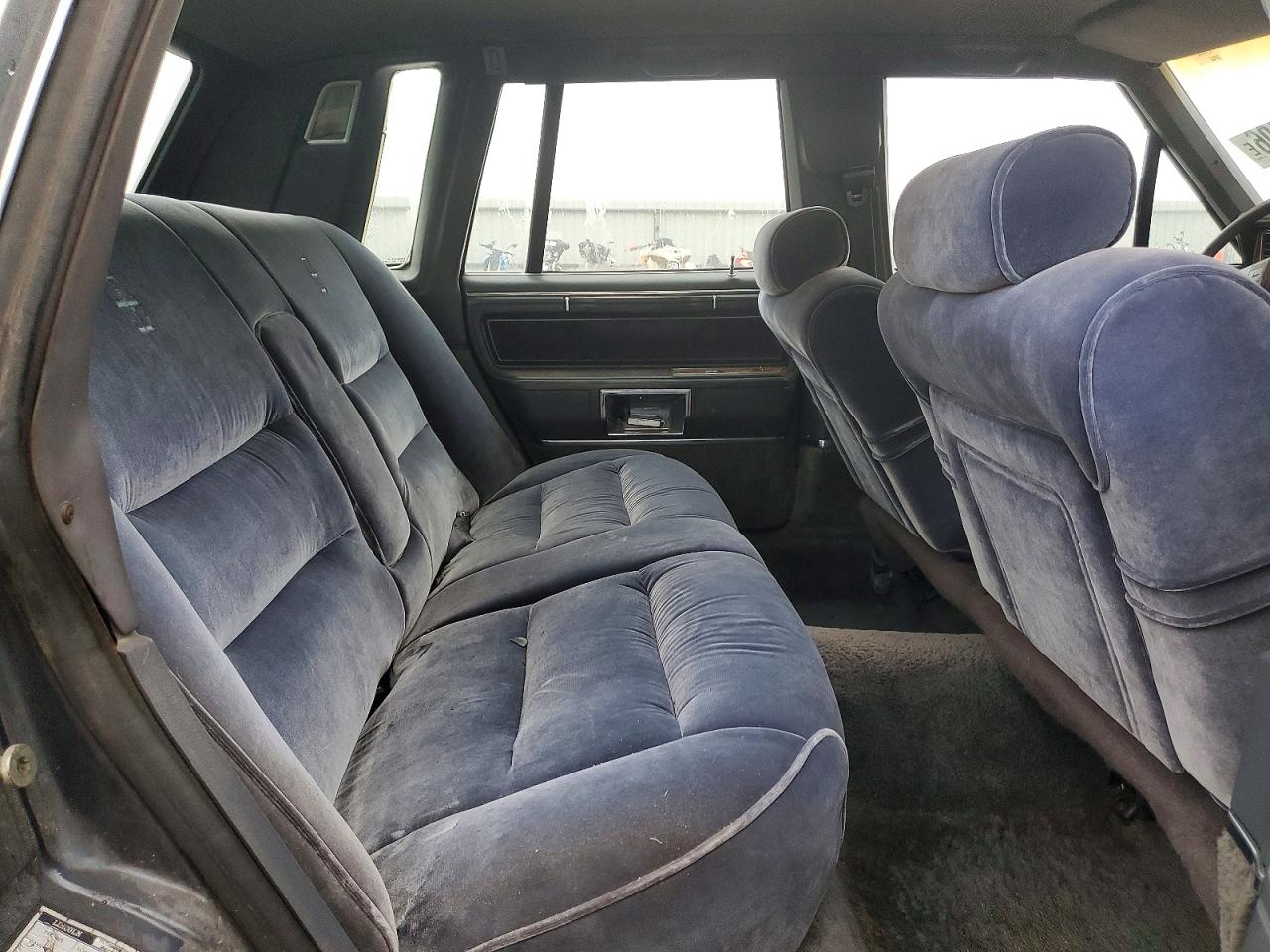 1985 Lincoln Town Car Two Tone vin: 1LNBP96F8FY691028