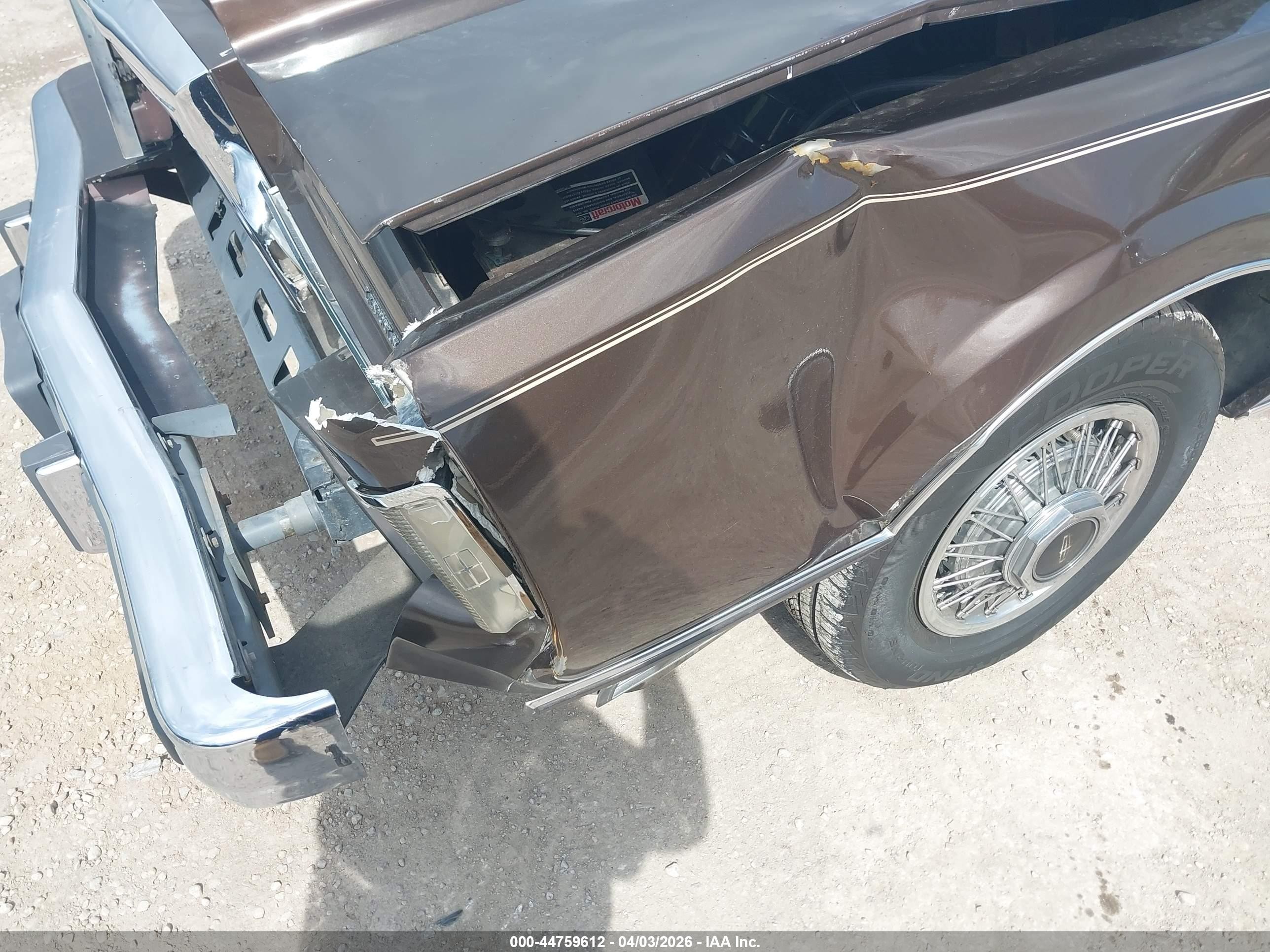 1985 Lincoln Town Car   Коричневый vin: 1LNBP96F9FY636619