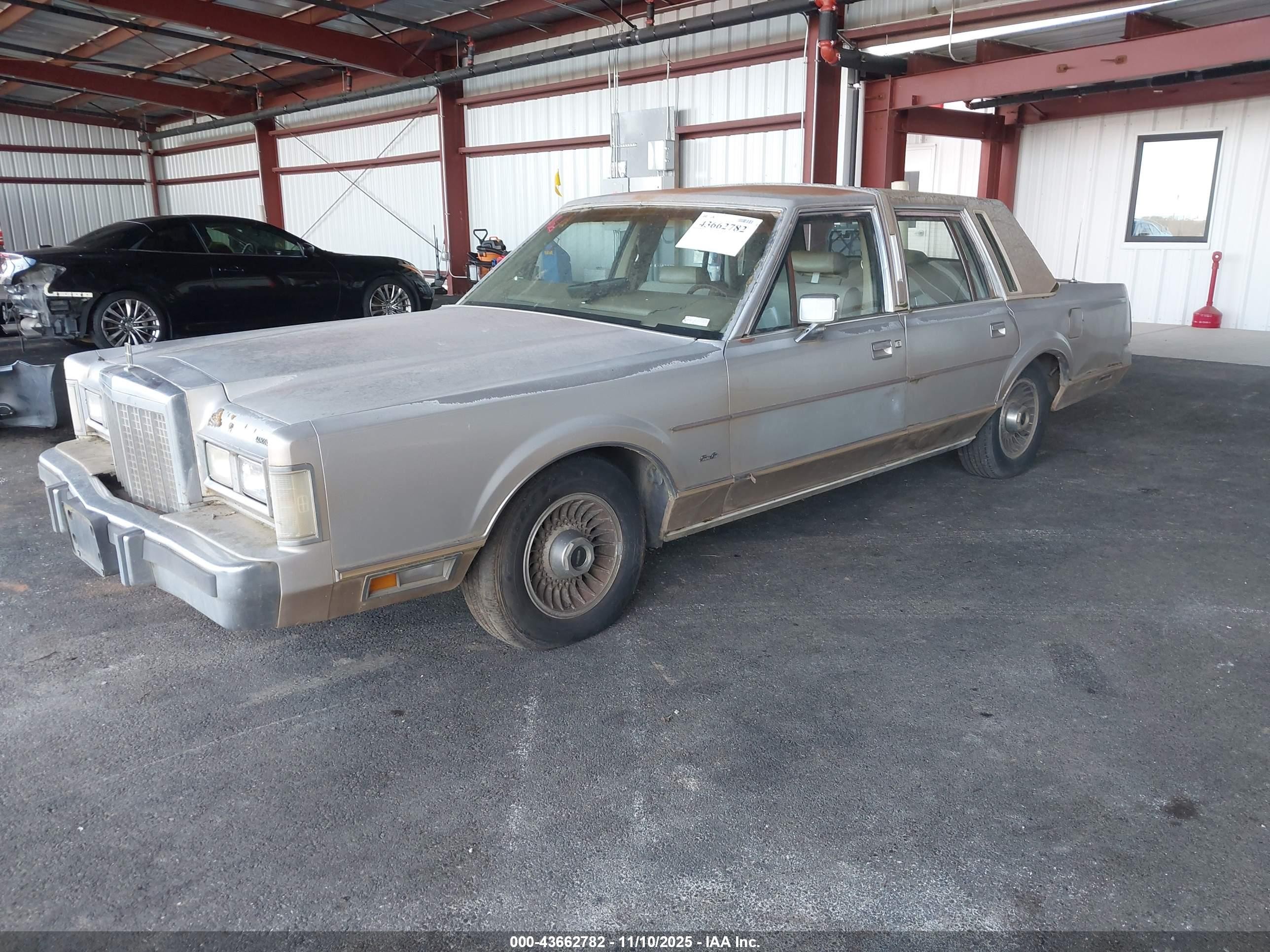 1986 Lincoln Town Car   Gray vin: 1LNBP96FXGY661997