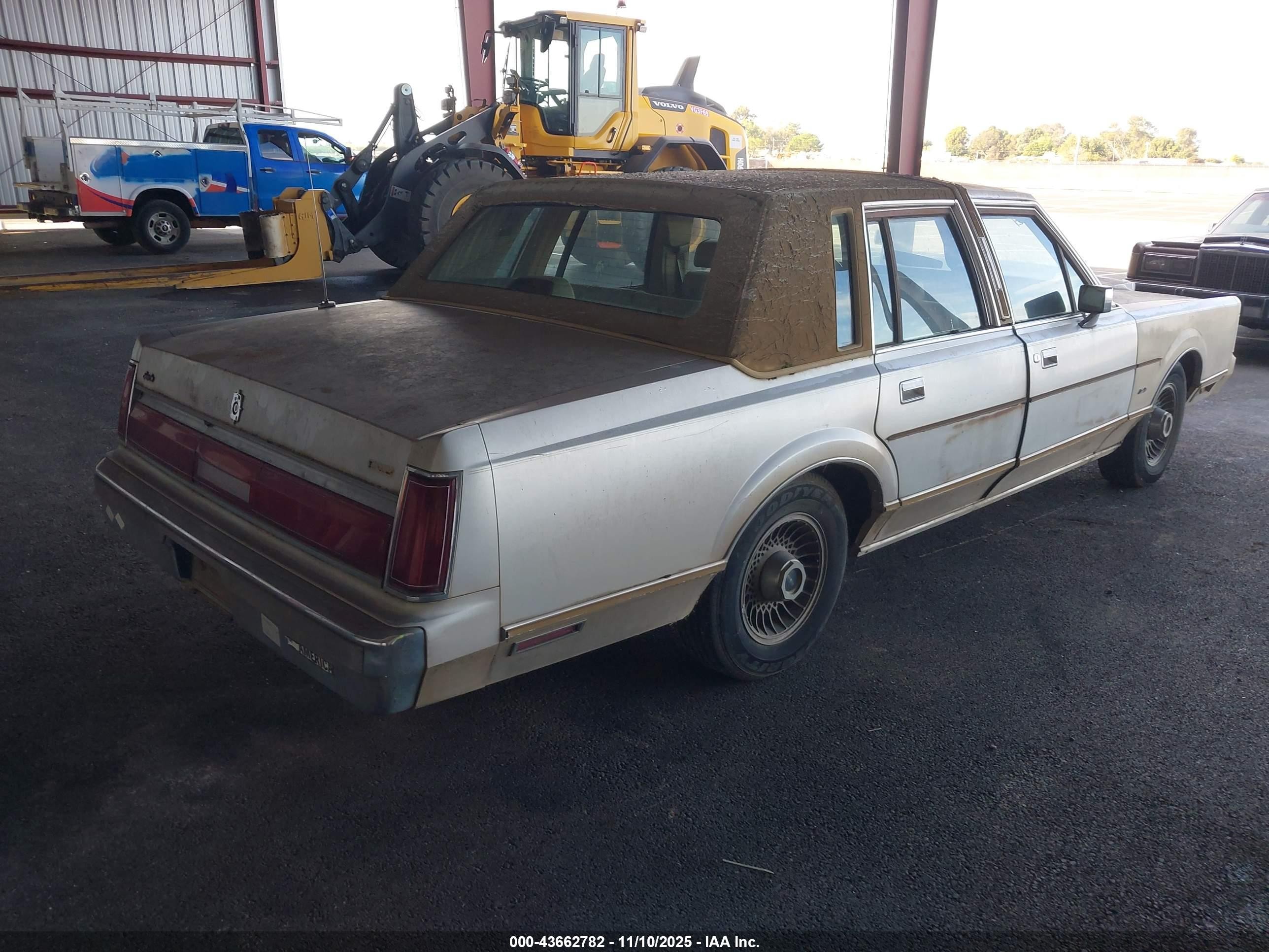 1986 Lincoln Town Car   Gray vin: 1LNBP96FXGY661997