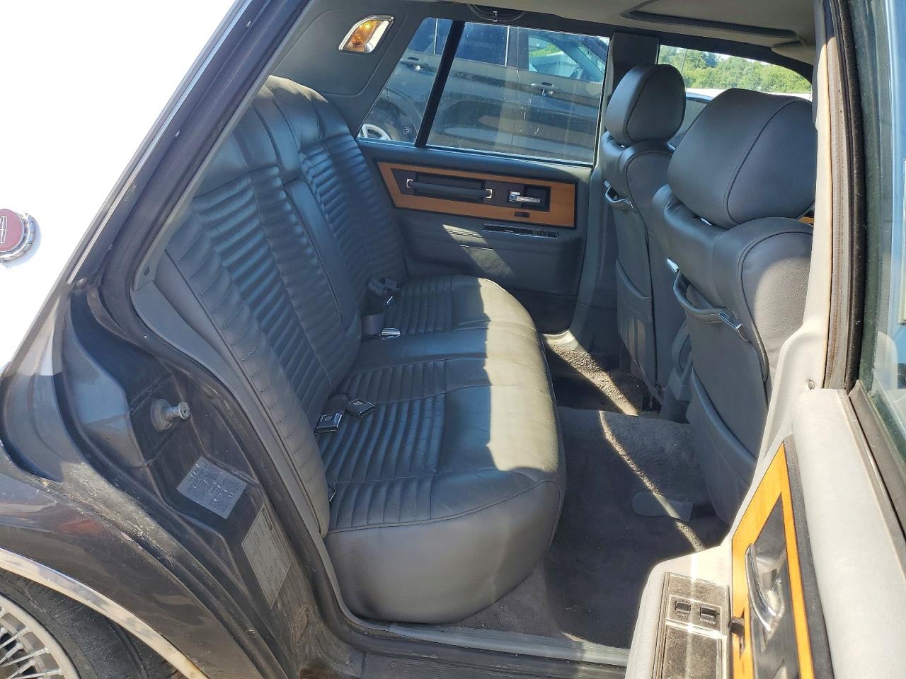 1986 Lincoln Continental Silver vin: 1LNBP97F4GY661444
